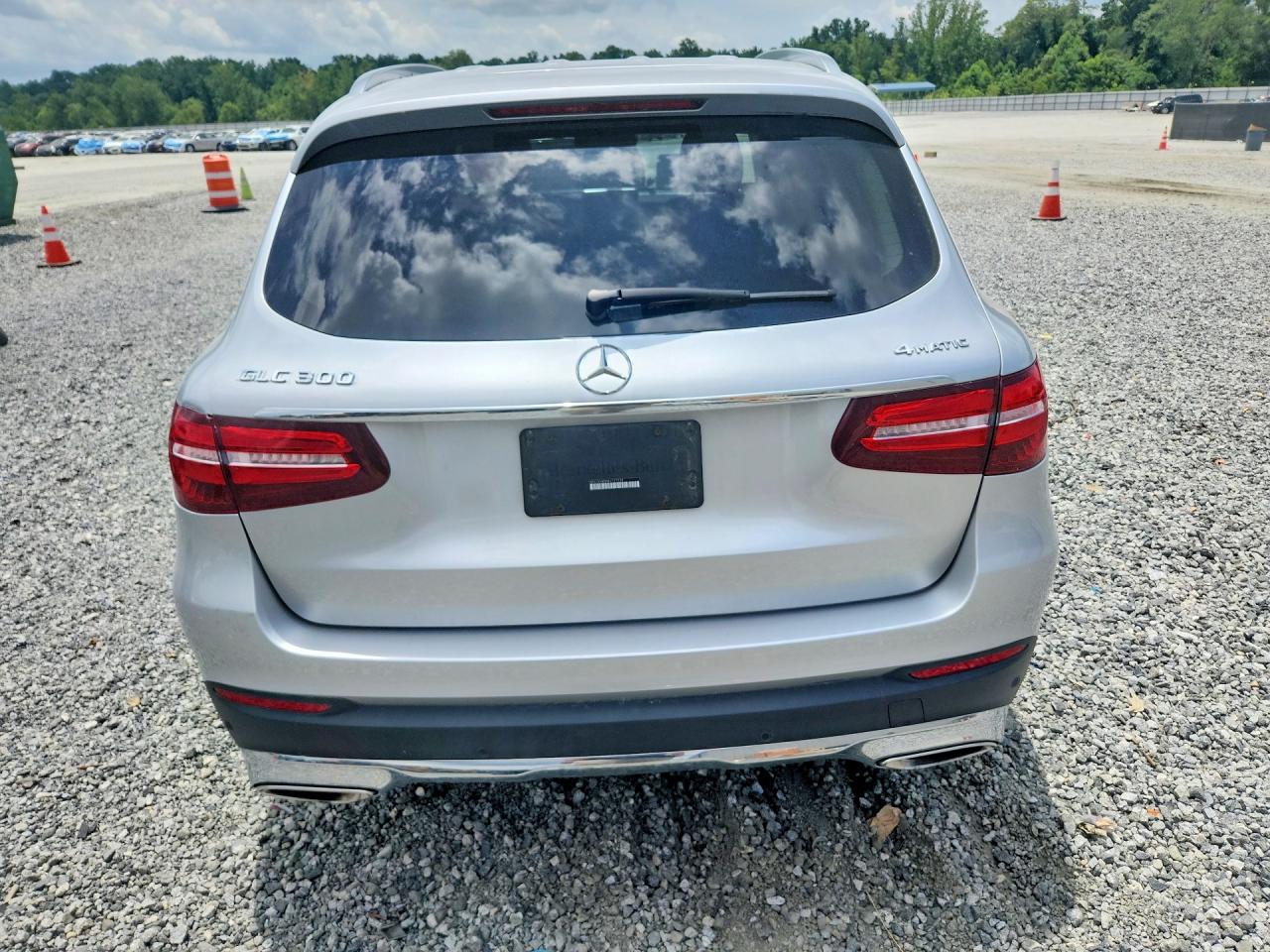 2019 Mercedes-benz Glc 300 4matic Silver vin: WDC0G4KBXKV127338