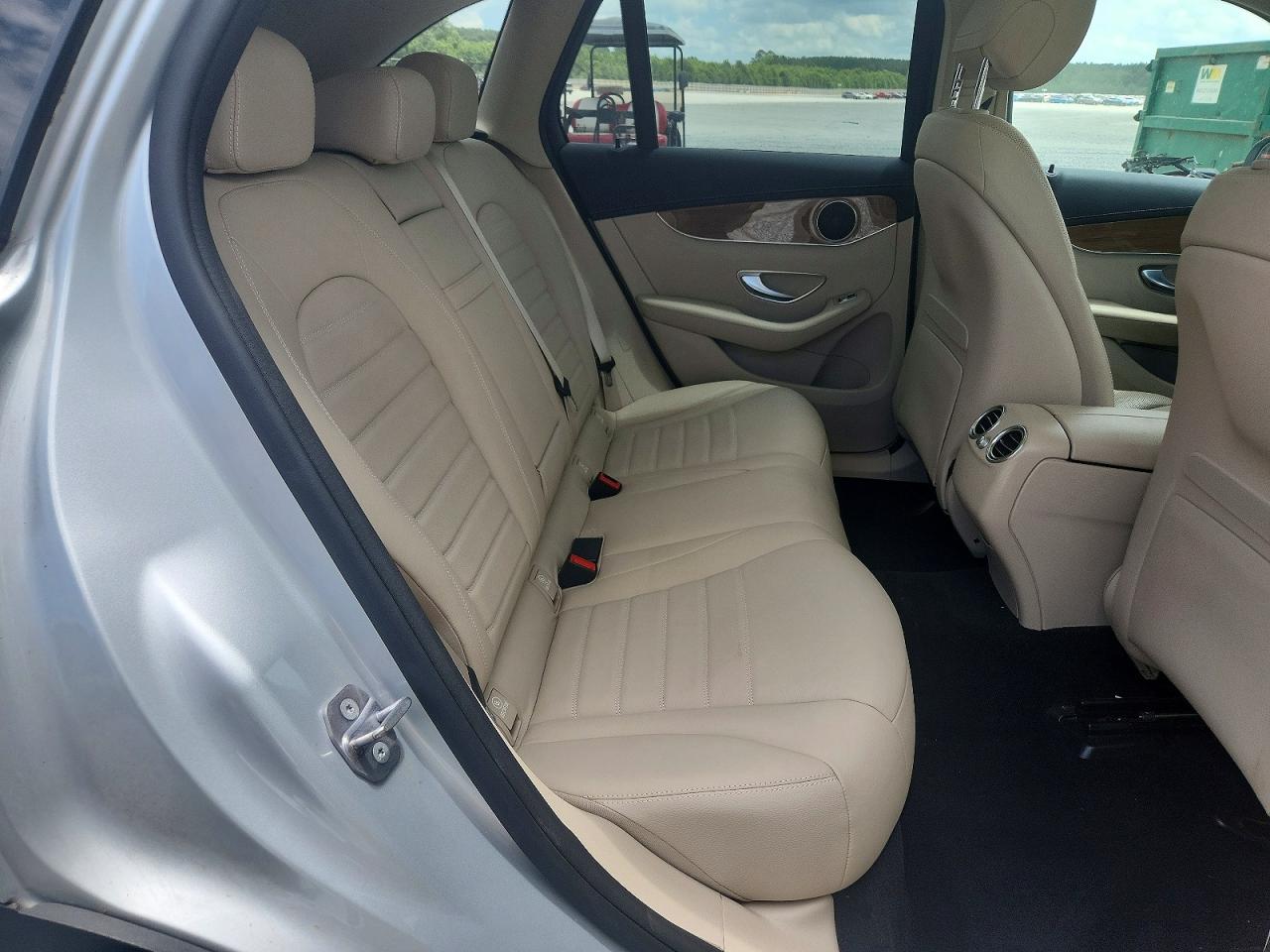 2019 Mercedes-benz Glc 300 4matic Silver vin: WDC0G4KBXKV127338