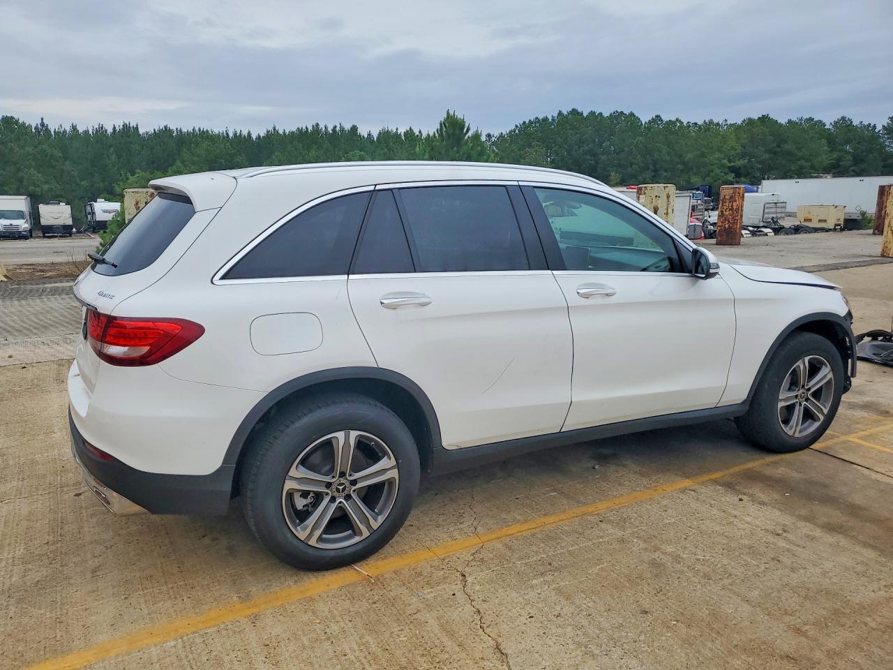 2019 Mercedes-benz Glc 300 4matic White vin: WDC0G4KBXKV129560