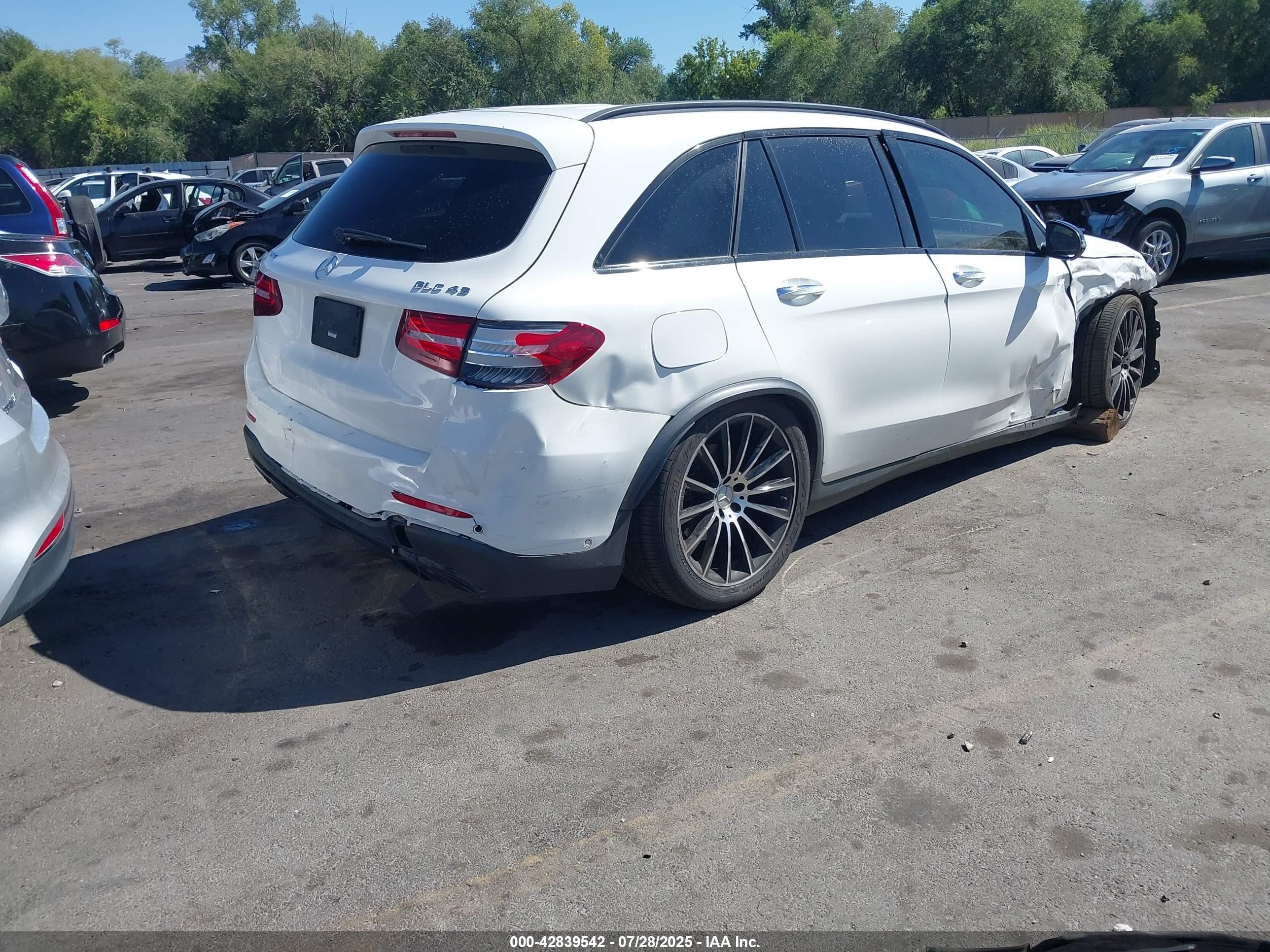 2018 Mercedes-benz Amg Glc 43 4matic White vin: WDC0G6EB3JV017284