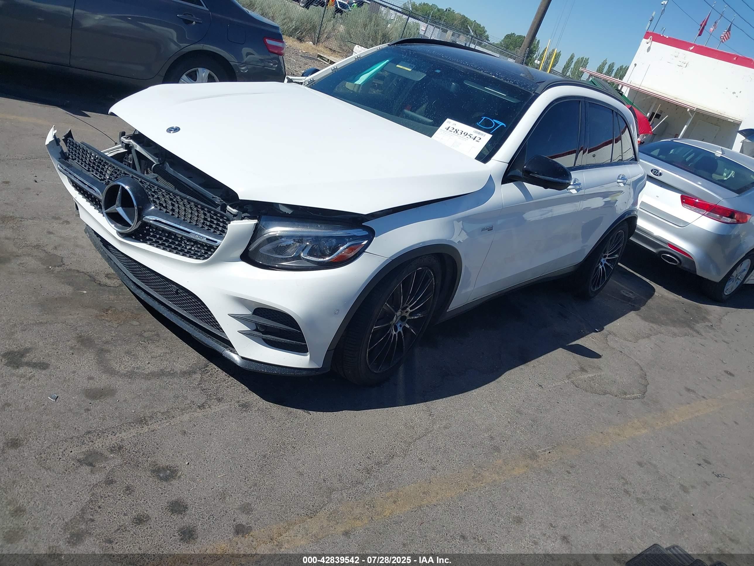 2018 Mercedes-benz Amg Glc 43 4matic White vin: WDC0G6EB3JV017284