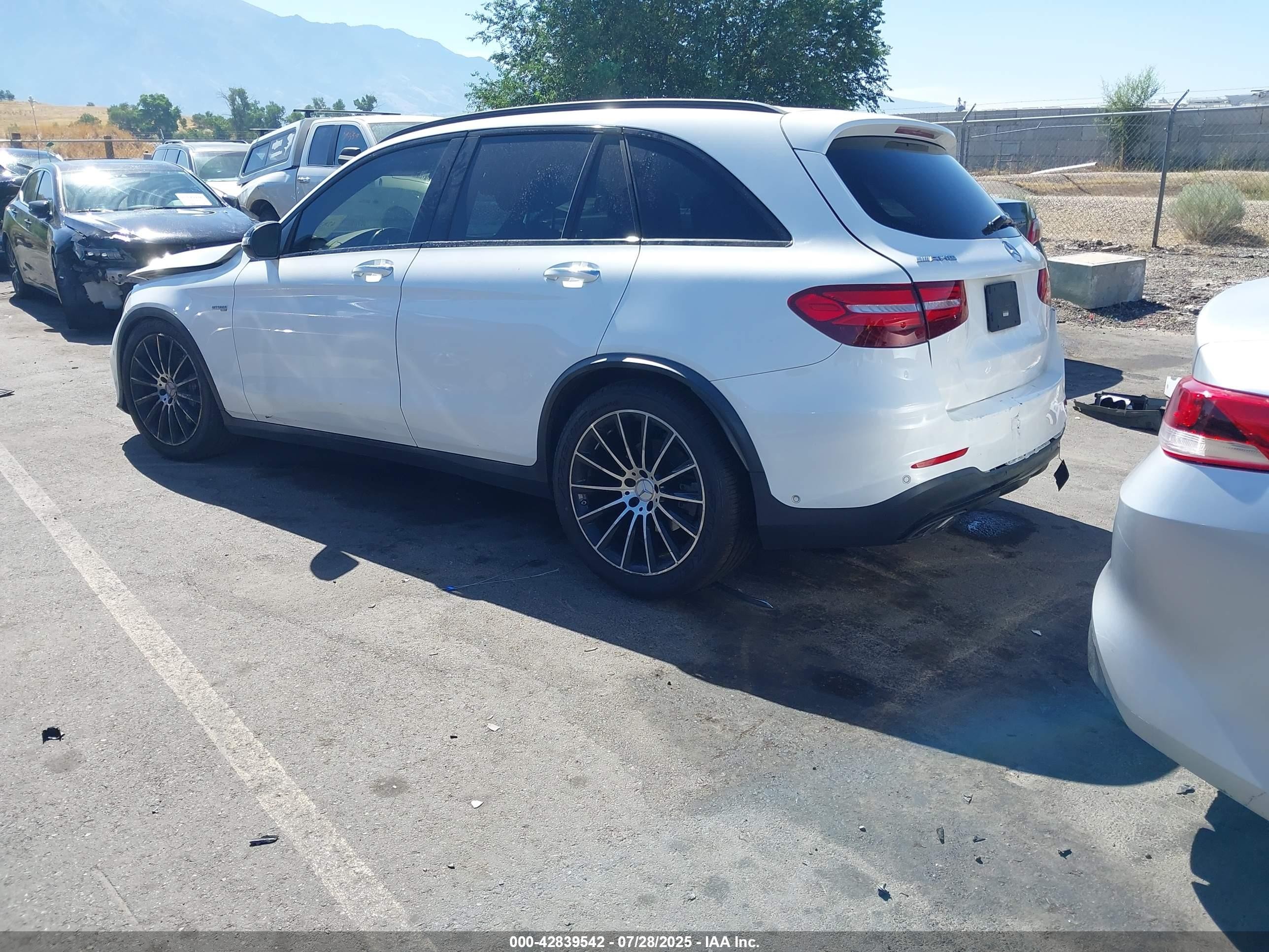 2018 Mercedes-benz Amg Glc 43 4matic White vin: WDC0G6EB3JV017284