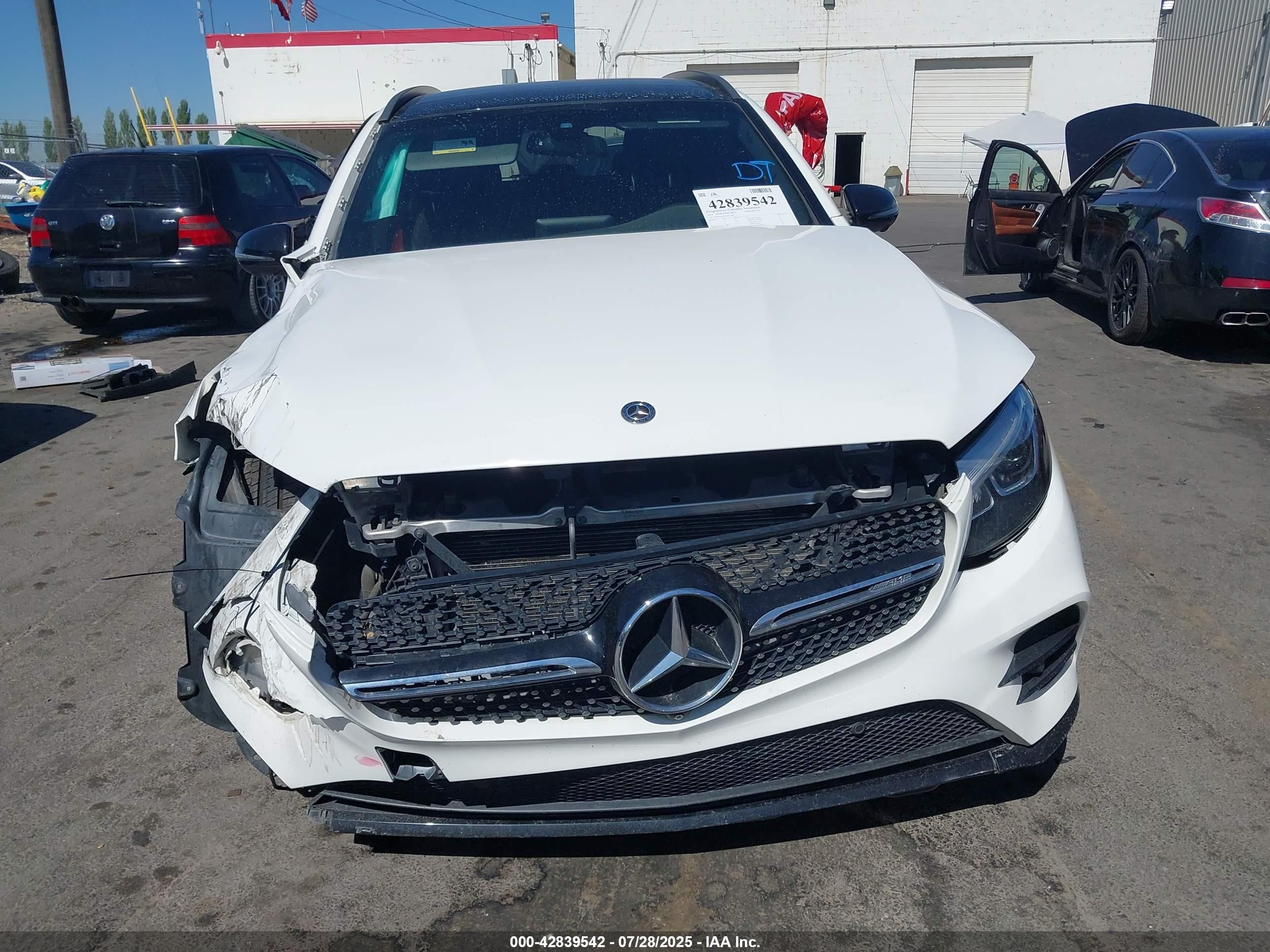 2018 Mercedes-benz Amg Glc 43 4matic White vin: WDC0G6EB3JV017284