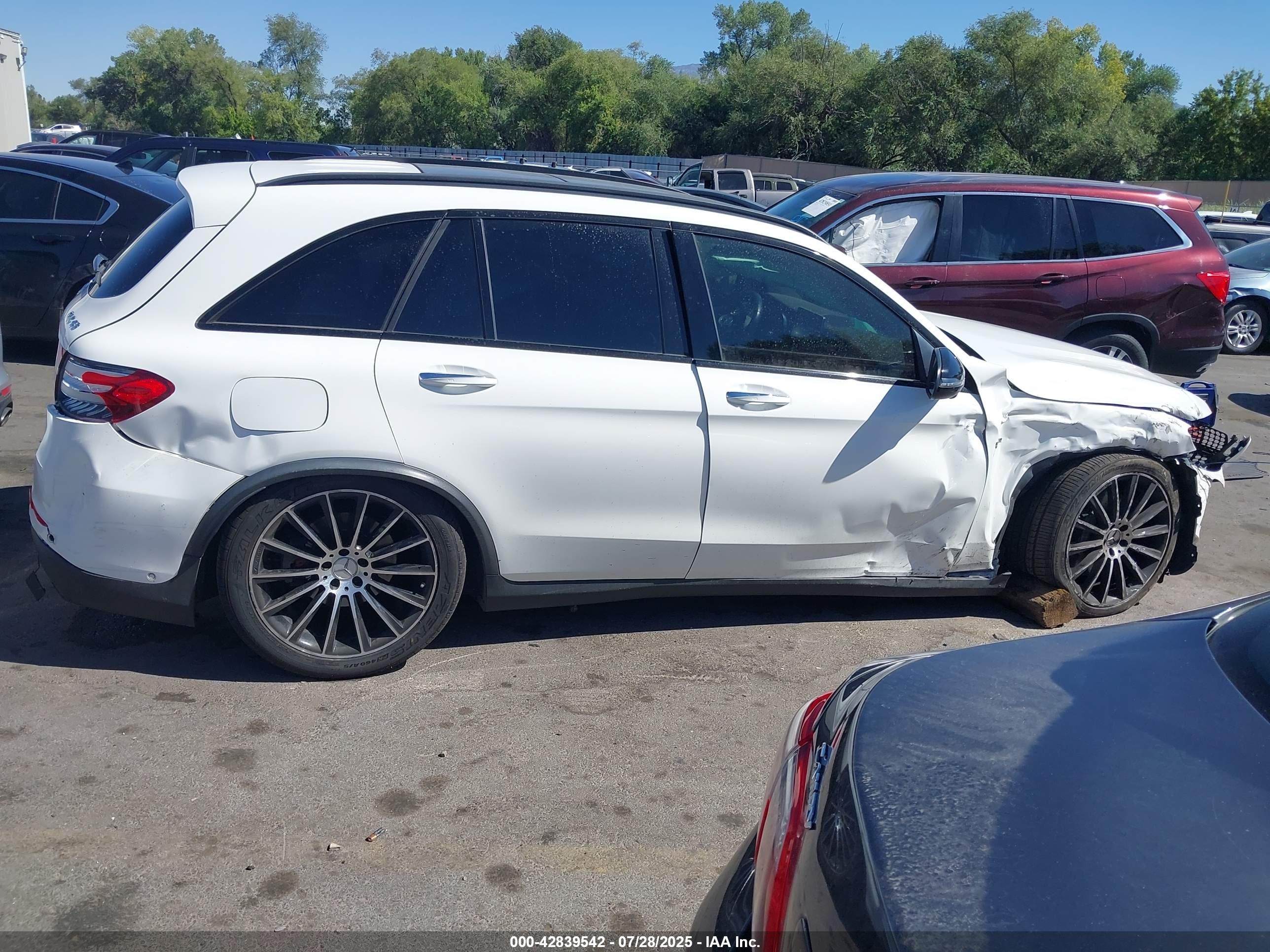 2018 Mercedes-benz Amg Glc 43 4matic White vin: WDC0G6EB3JV017284