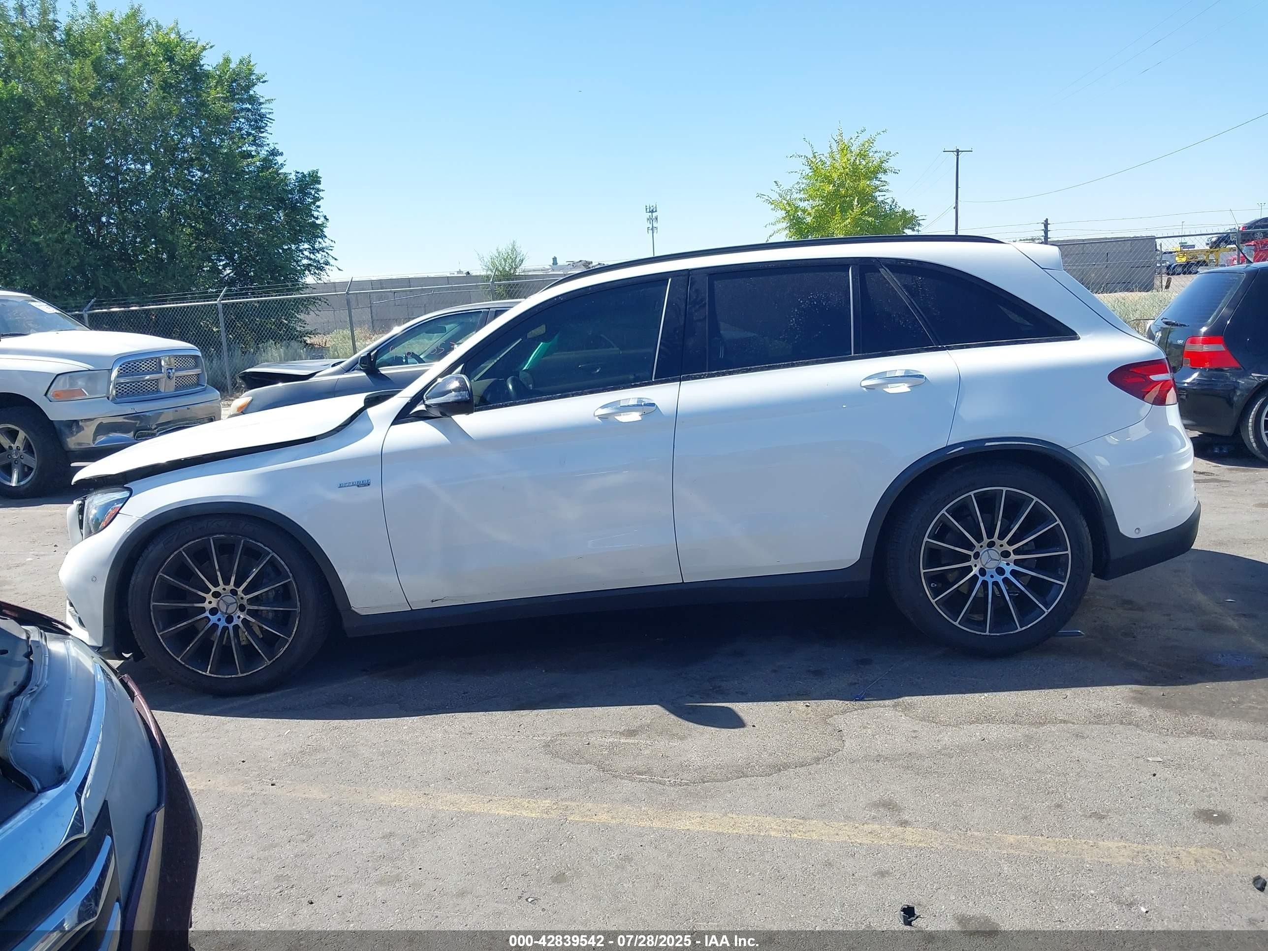 2018 Mercedes-benz Amg Glc 43 4matic White vin: WDC0G6EB3JV017284