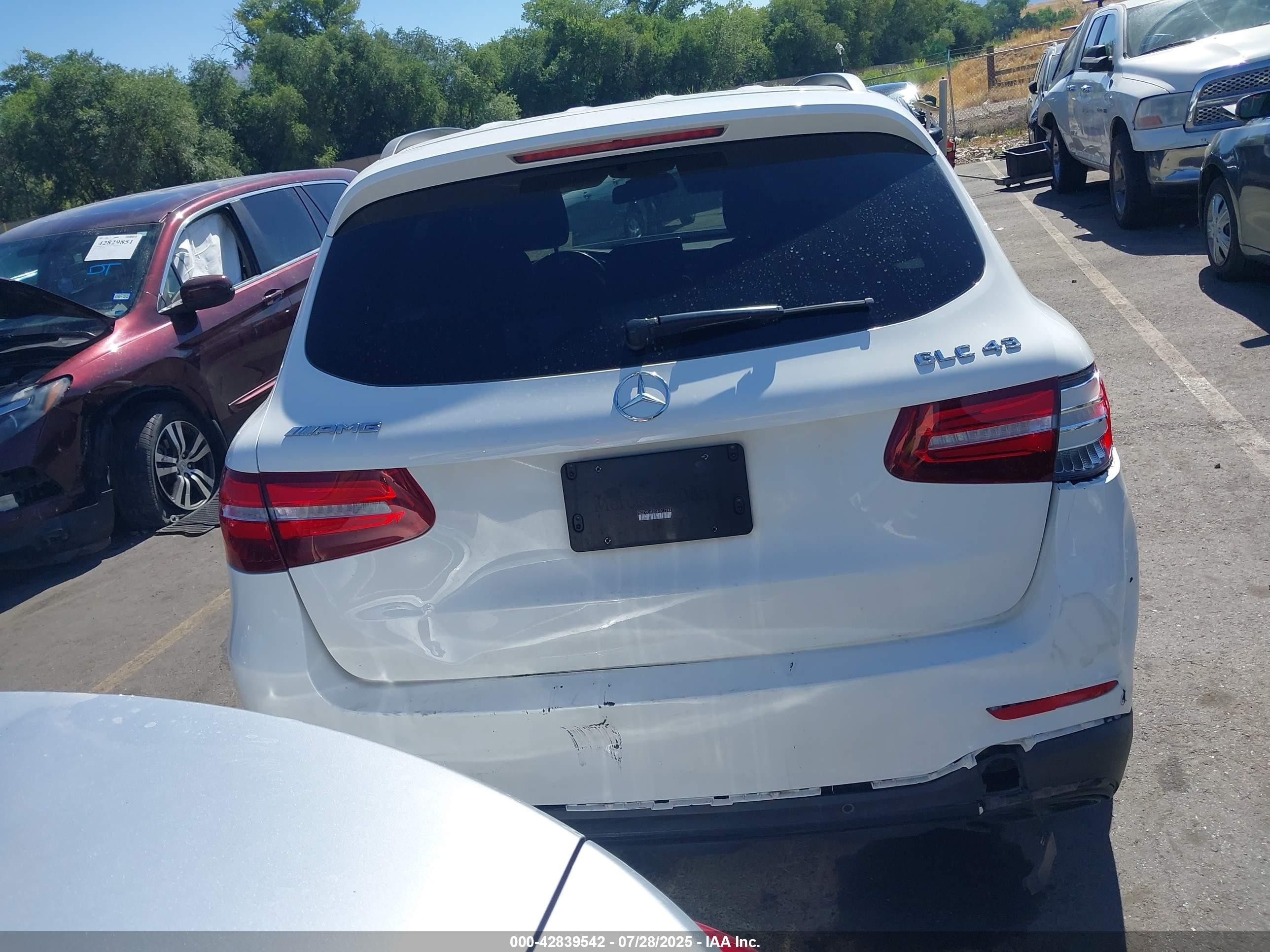 2018 Mercedes-benz Amg Glc 43 4matic White vin: WDC0G6EB3JV017284
