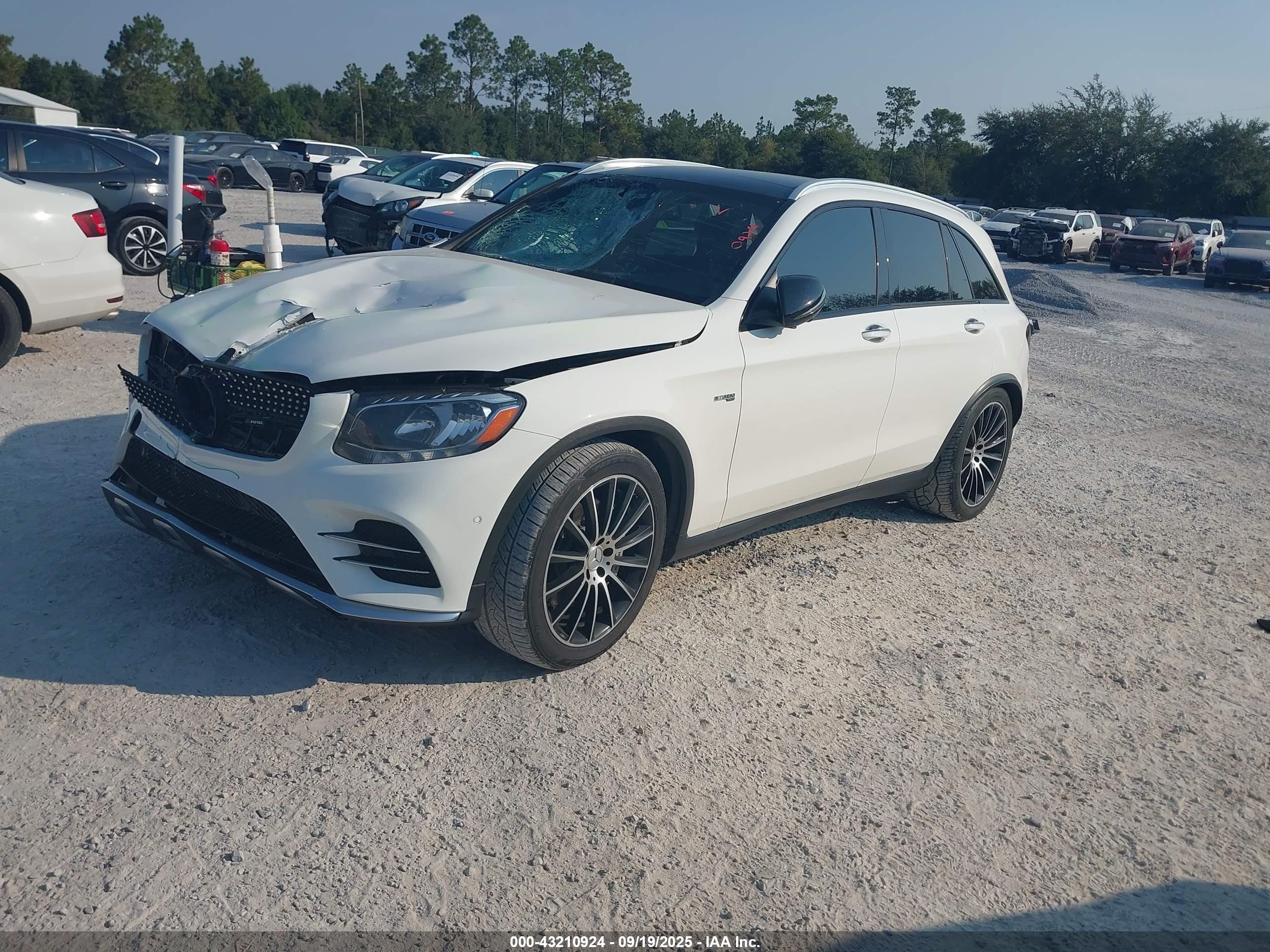 2017 Mercedes-benz Amg Glc 43 4matic White vin: WDC0G6EBXHF194614