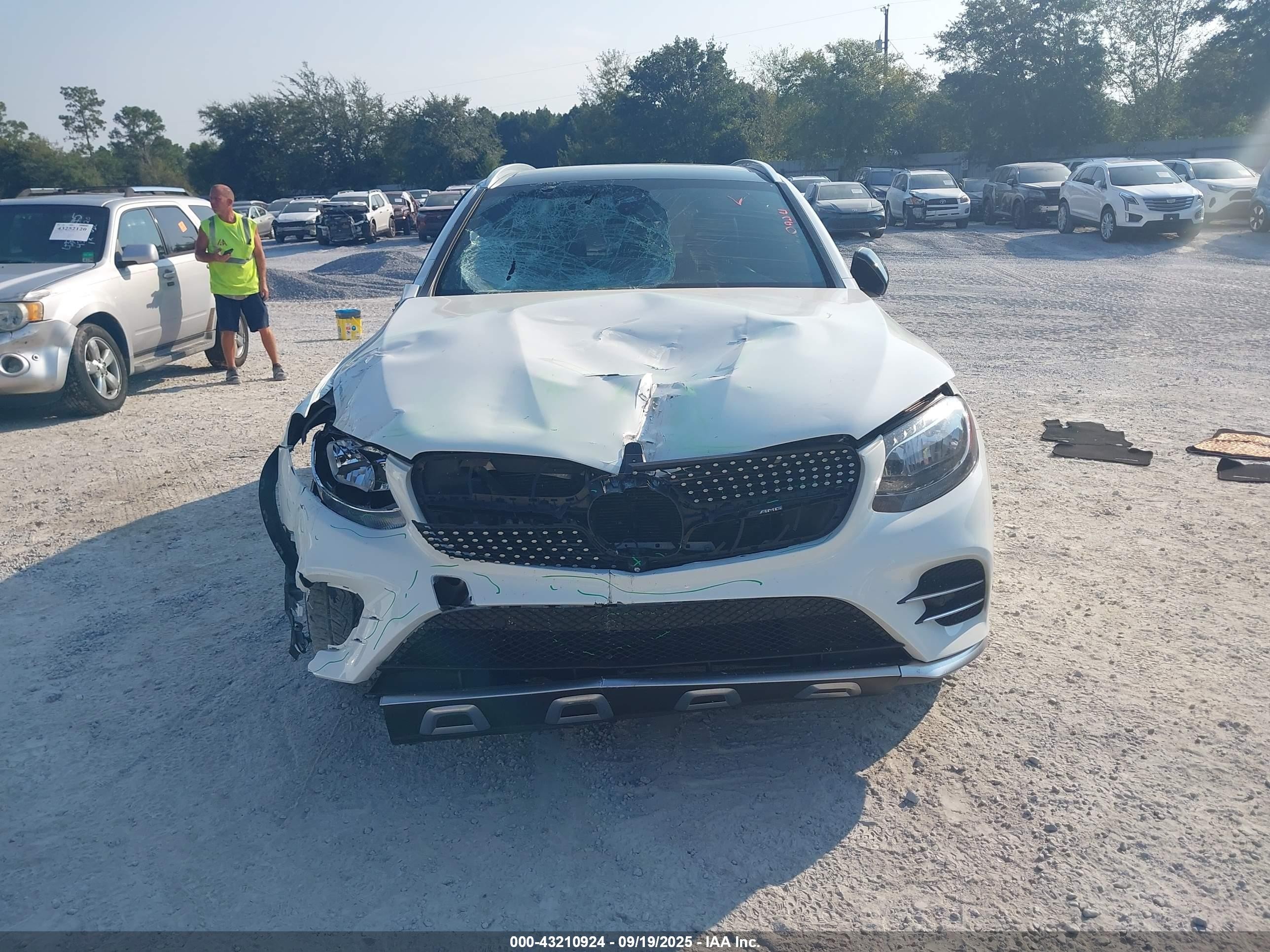 2017 Mercedes-benz Amg Glc 43 4matic White vin: WDC0G6EBXHF194614