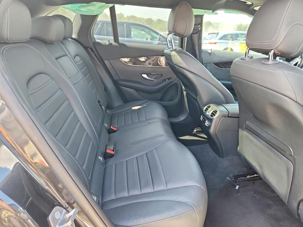 2020 Mercedes-benz Glc 300 Black vin: WDC0G8DB5LF675733