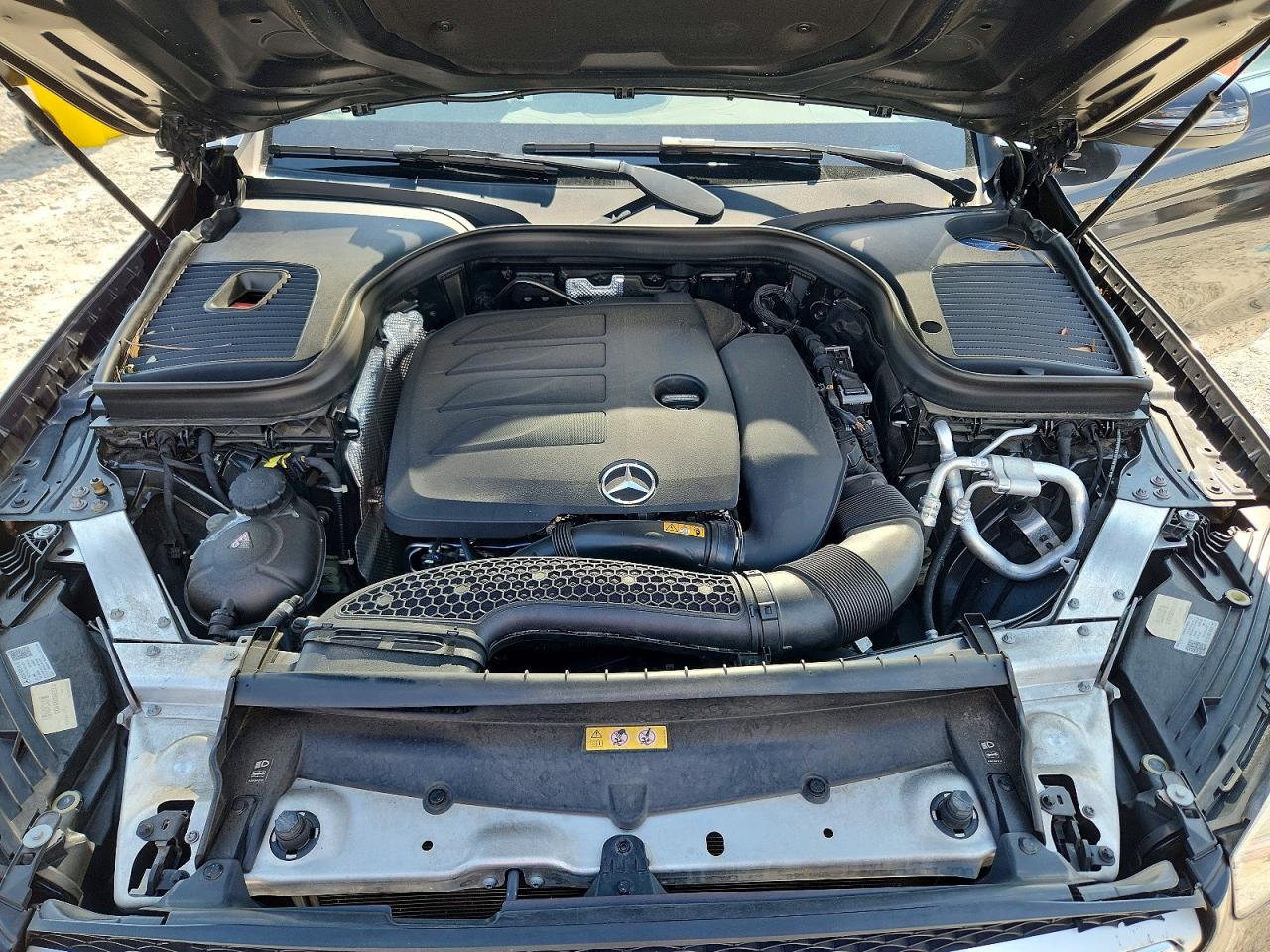 2020 Mercedes-benz Glc 300 Black vin: WDC0G8DB5LF675733