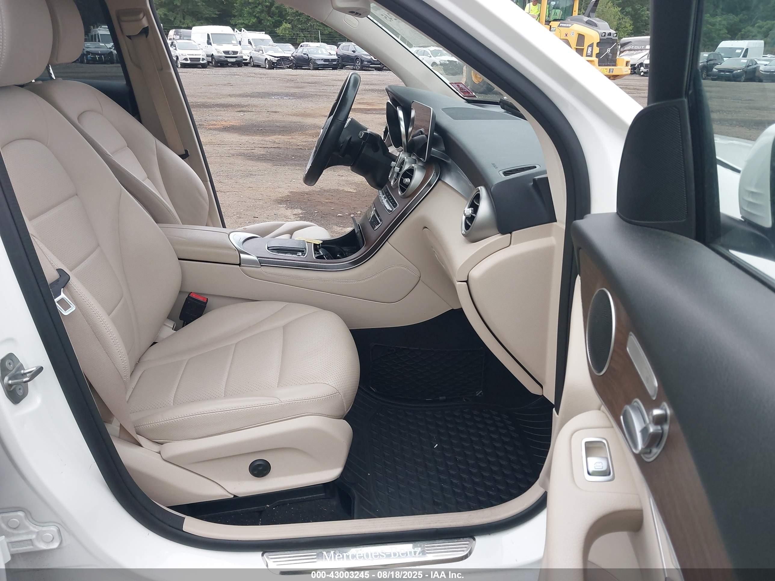 2020 Mercedes-benz Glc 300 4matic White vin: WDC0G8EB3LF723132