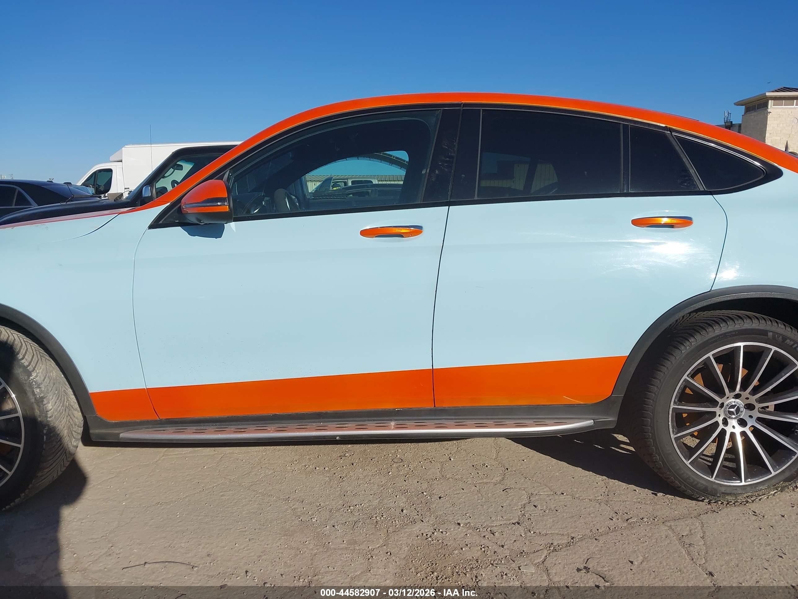 2019 Mercedes-benz Glc 300 Coupe 4matic Light Blue vin: WDC0J4KB1KF516543