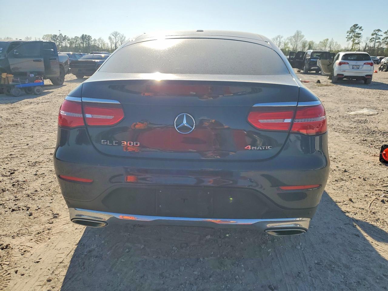 2017 Mercedes-benz Glc Coupe 300 4matic Blue vin: WDC0J4KB5HF152779