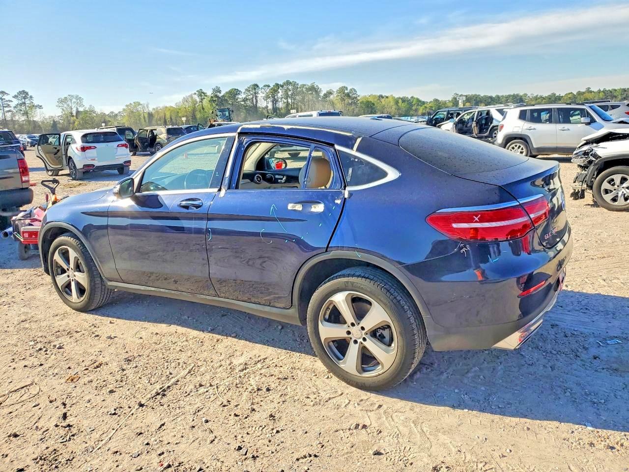 2017 Mercedes-benz Glc Coupe 300 4matic Blue vin: WDC0J4KB5HF152779
