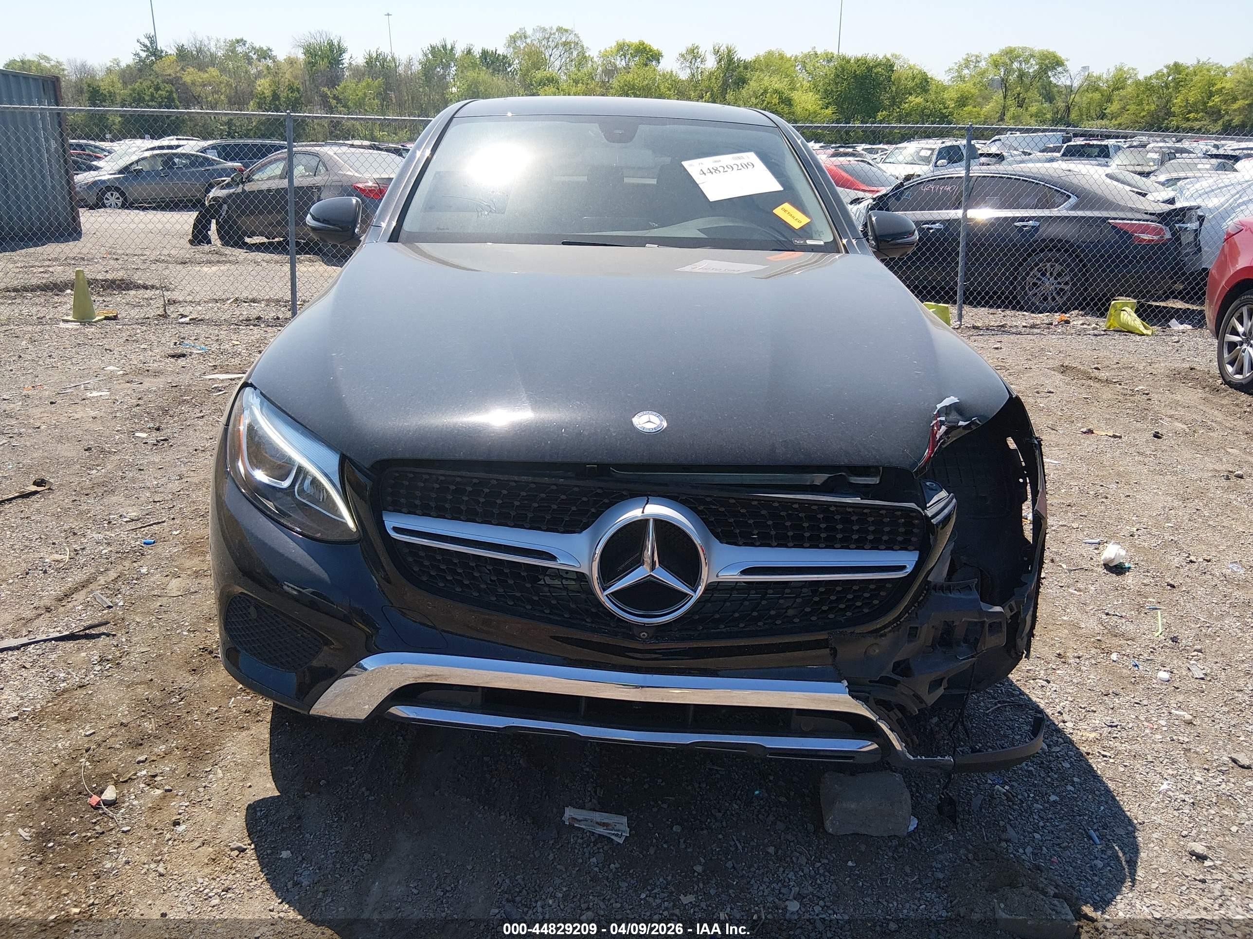 2017 Mercedes-benz Glc 300 Coupe 4matic Черный vin: WDC0J4KB7HF191745