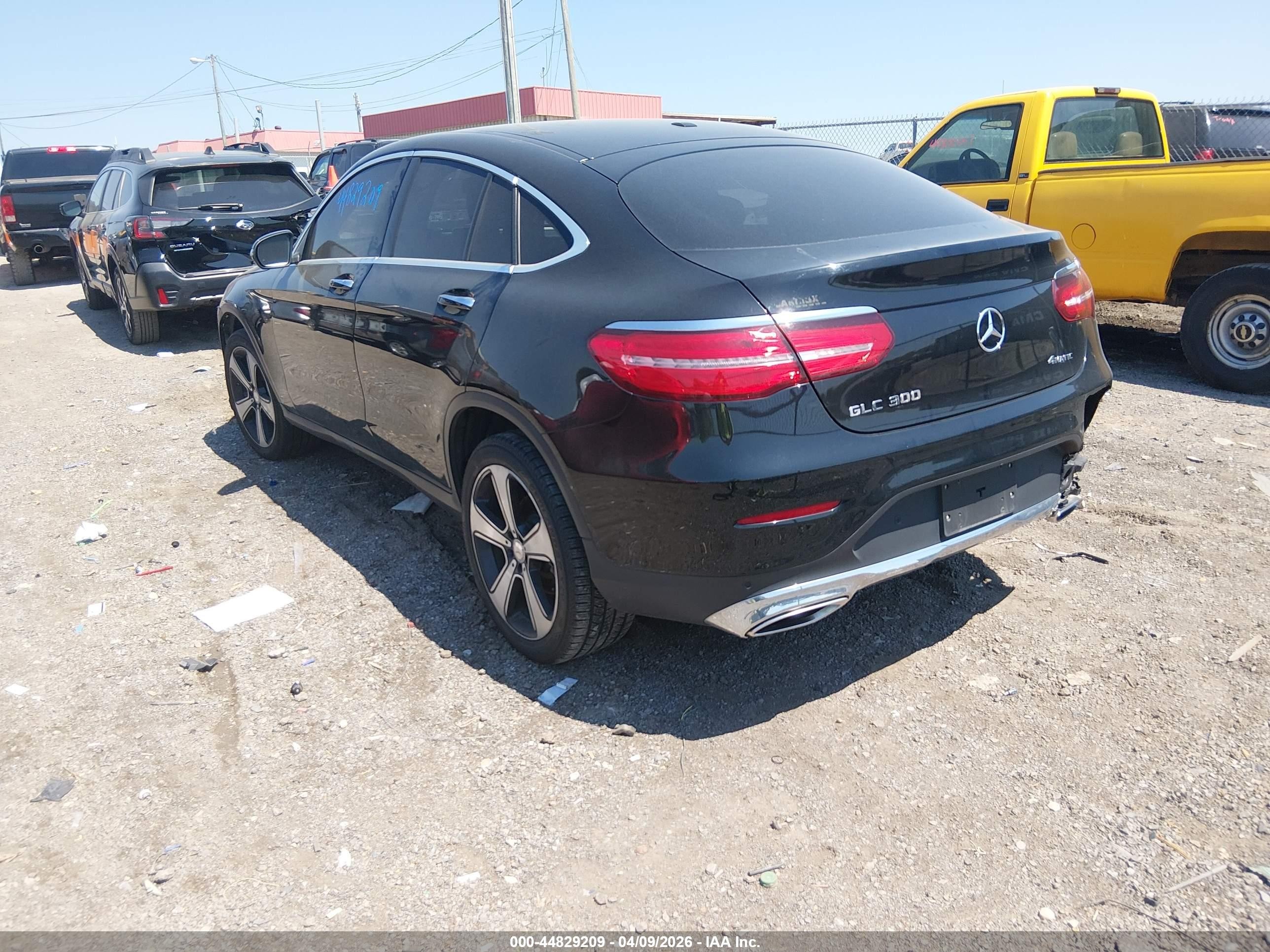 2017 Mercedes-benz Glc 300 Coupe 4matic Черный vin: WDC0J4KB7HF191745