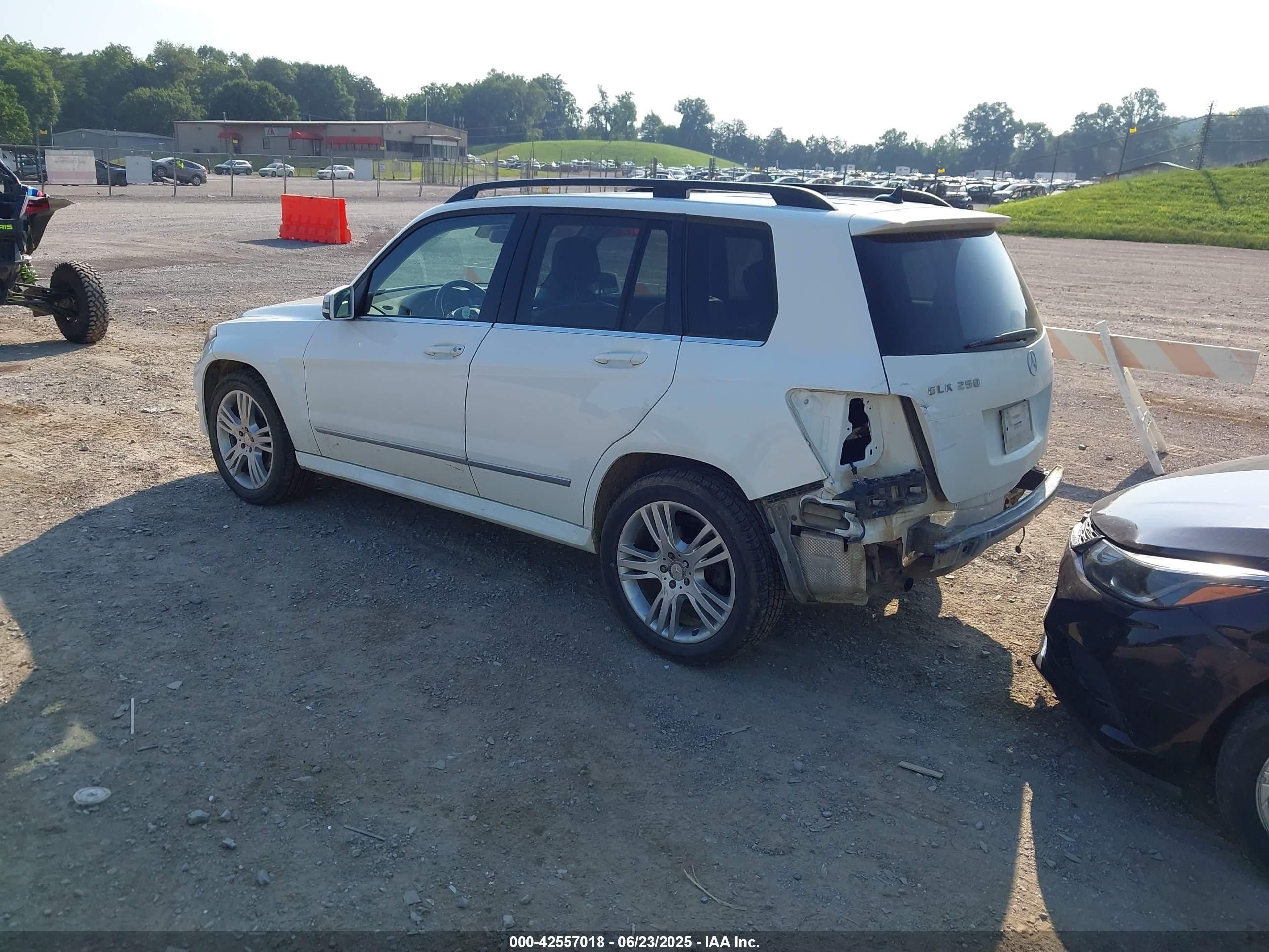 2015 Mercedes-benz Glk 250 Bluetec 4matic White vin: WDCGG0EB1FG400731