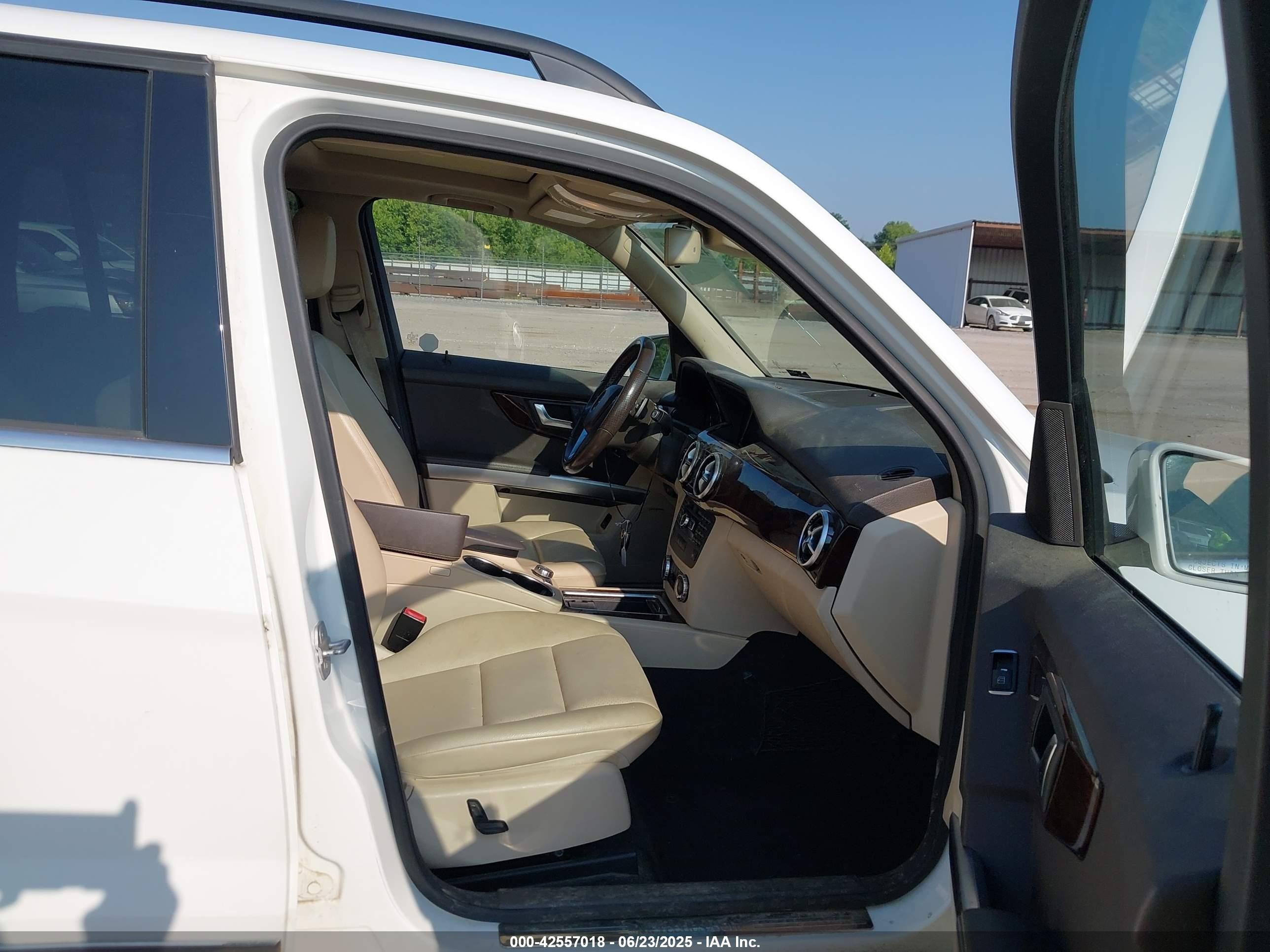 2015 Mercedes-benz Glk 250 Bluetec 4matic White vin: WDCGG0EB1FG400731