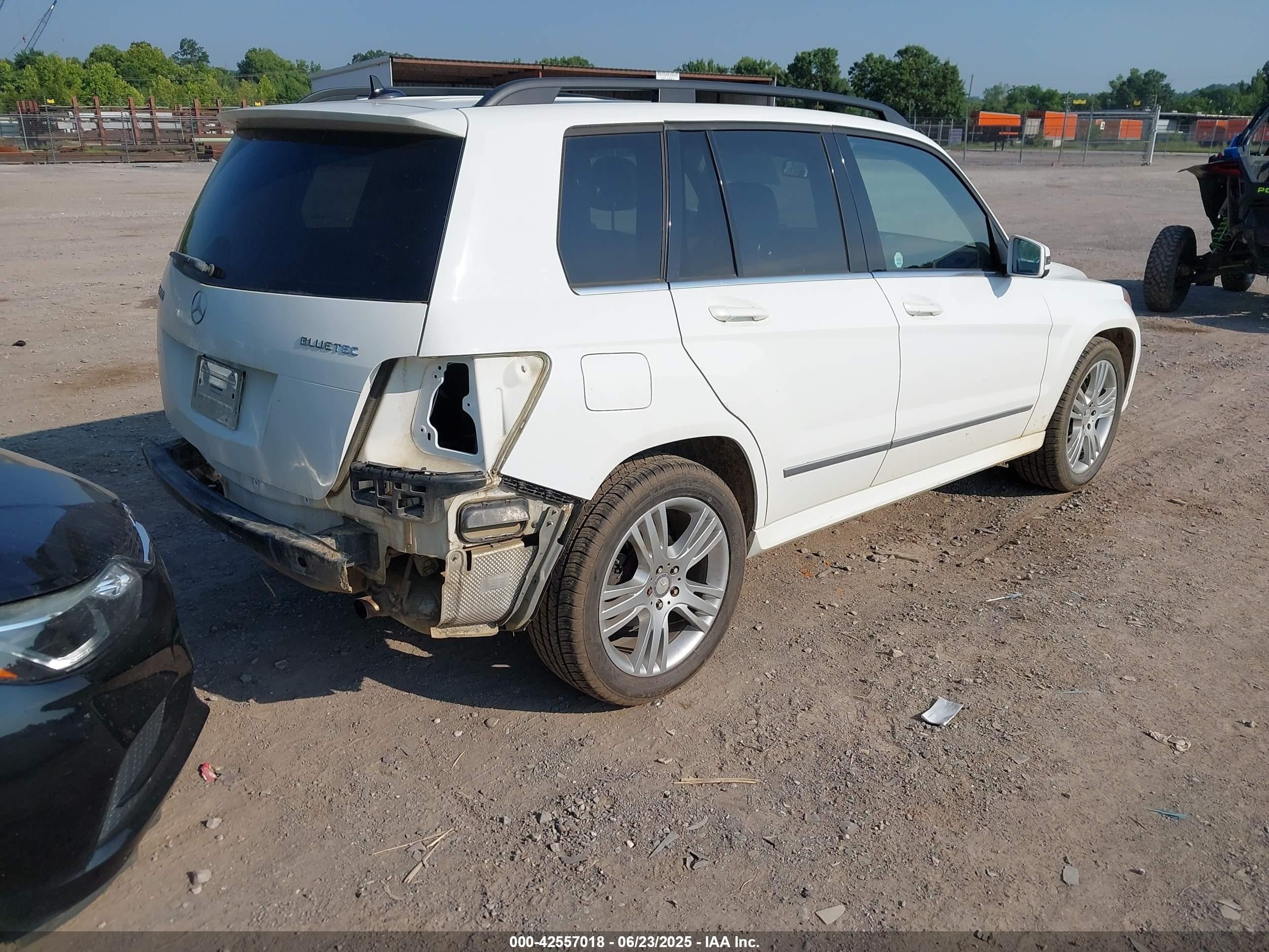 2015 Mercedes-benz Glk 250 Bluetec 4matic White vin: WDCGG0EB1FG400731