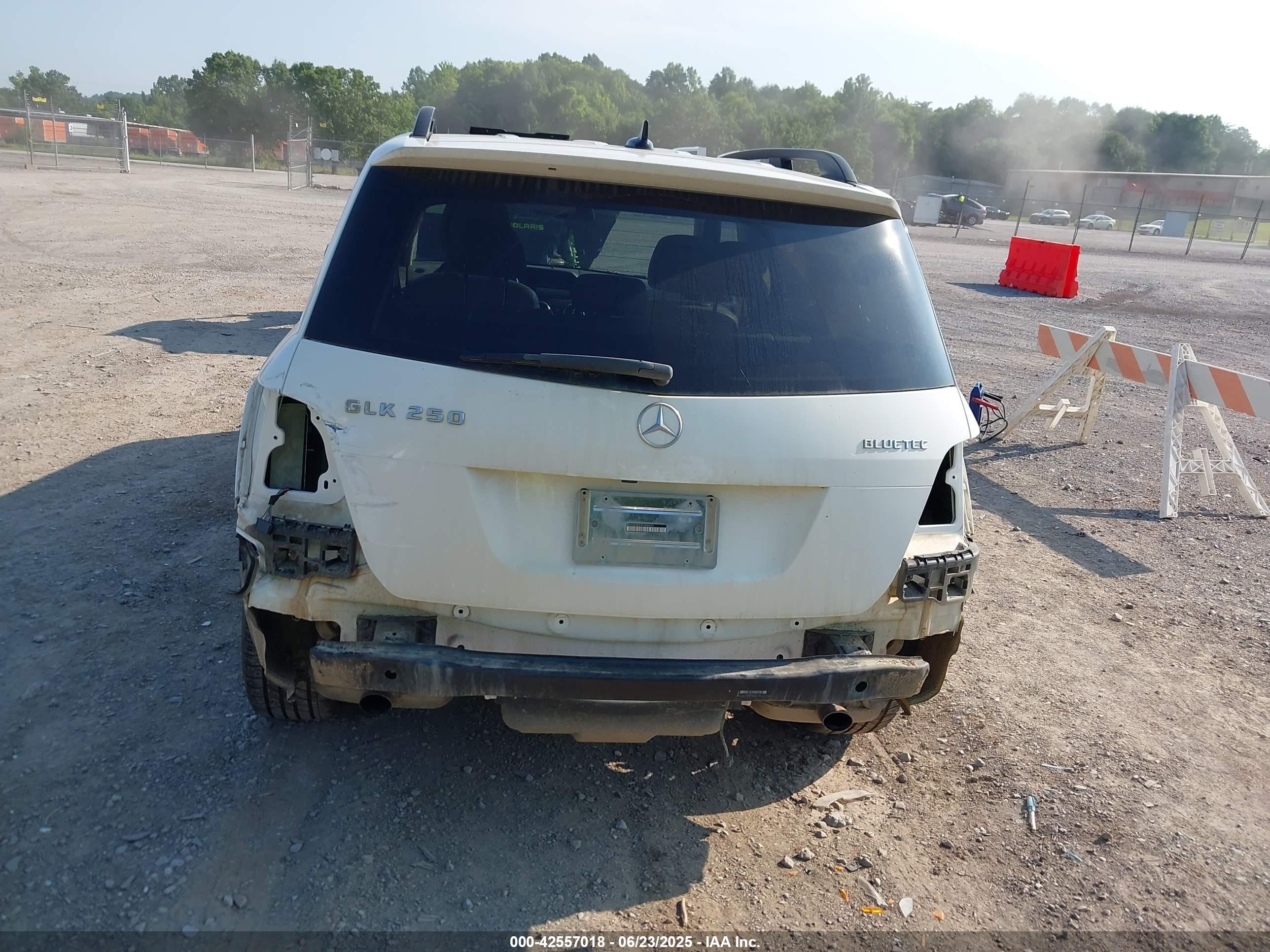 2015 Mercedes-benz Glk 250 Bluetec 4matic White vin: WDCGG0EB1FG400731