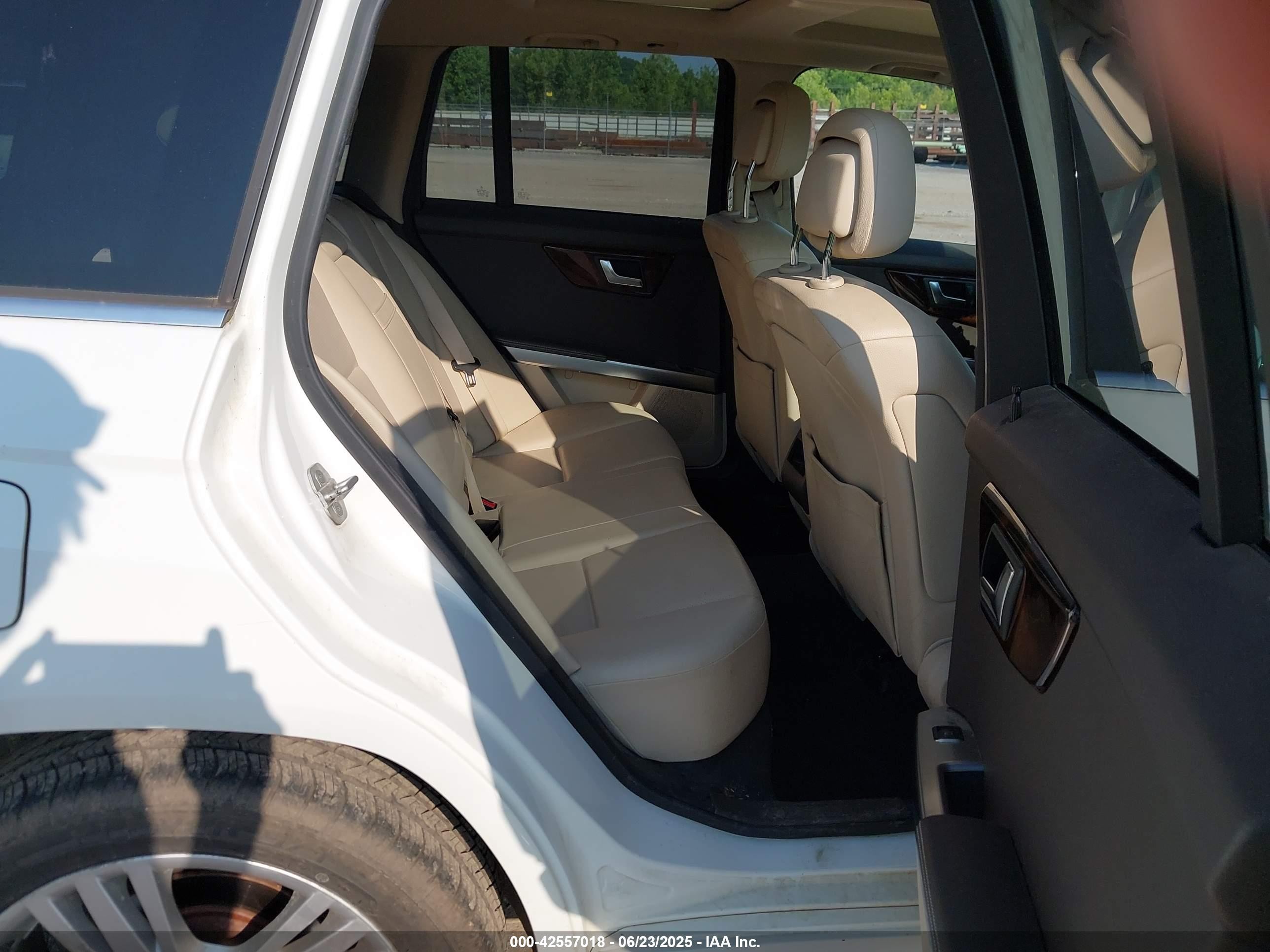 2015 Mercedes-benz Glk 250 Bluetec 4matic White vin: WDCGG0EB1FG400731
