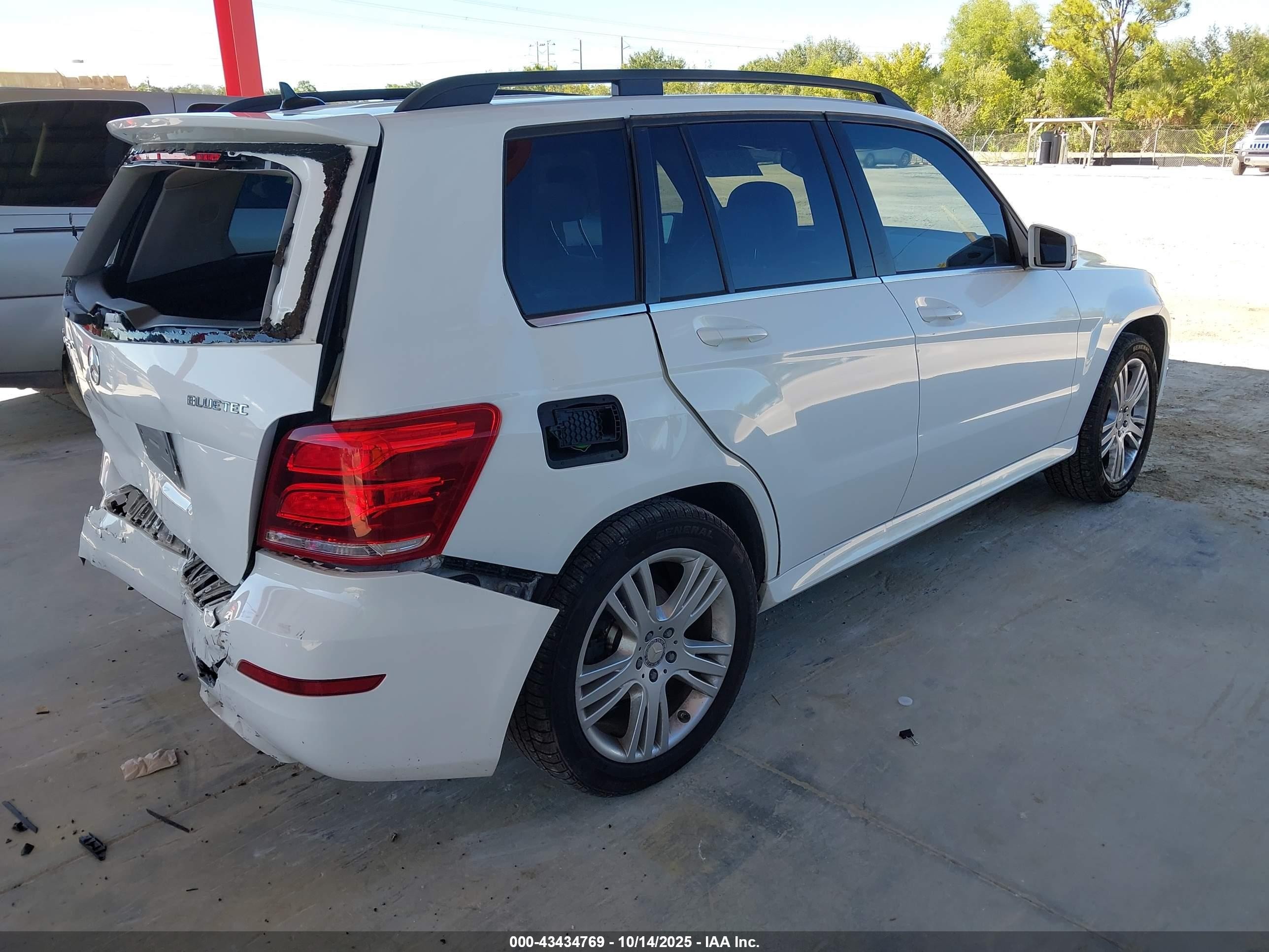 2015 Mercedes-benz Glk 250 Bluetec 4matic White vin: WDCGG0EB1FG423152