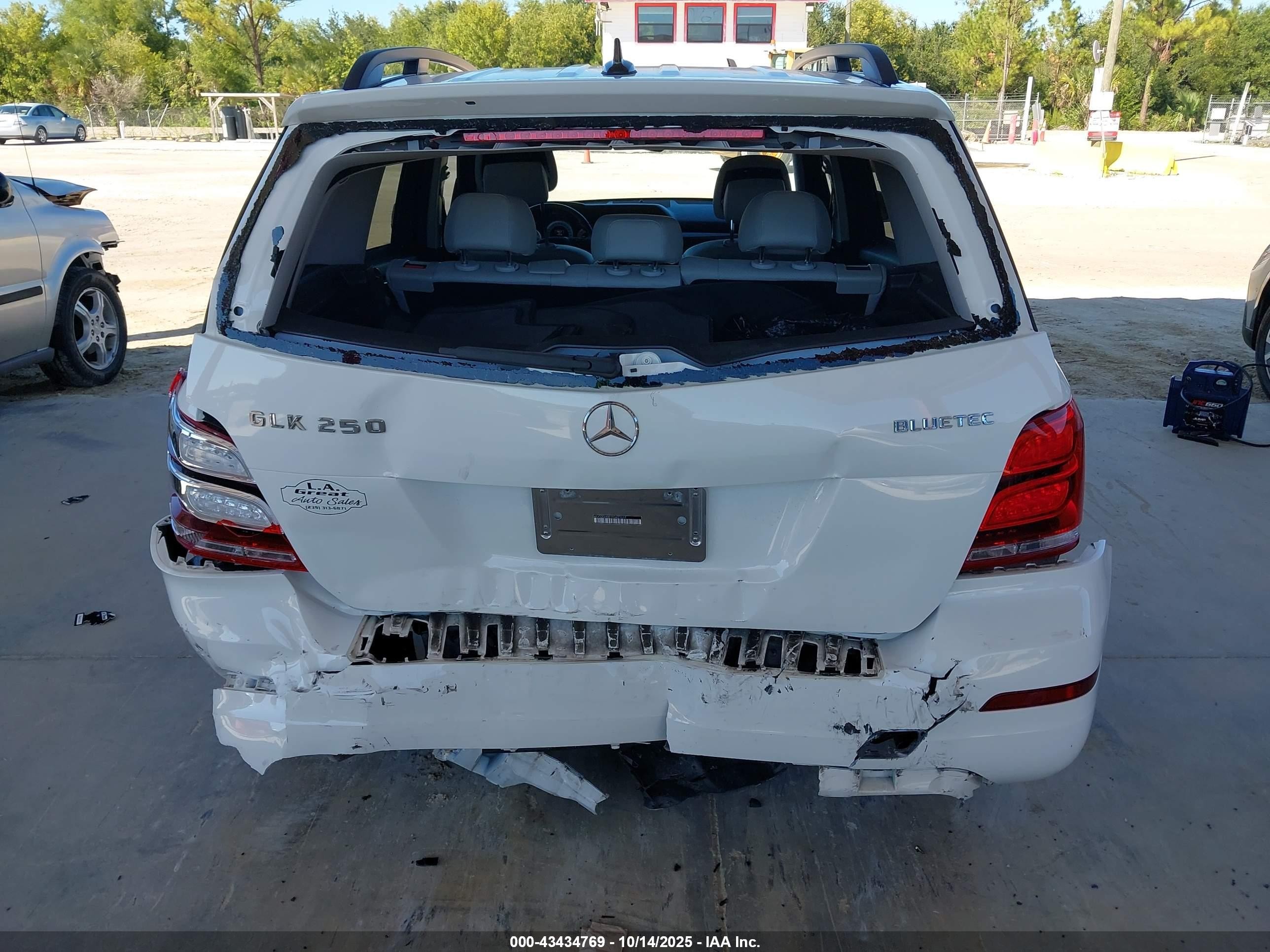 2015 Mercedes-benz Glk 250 Bluetec 4matic White vin: WDCGG0EB1FG423152
