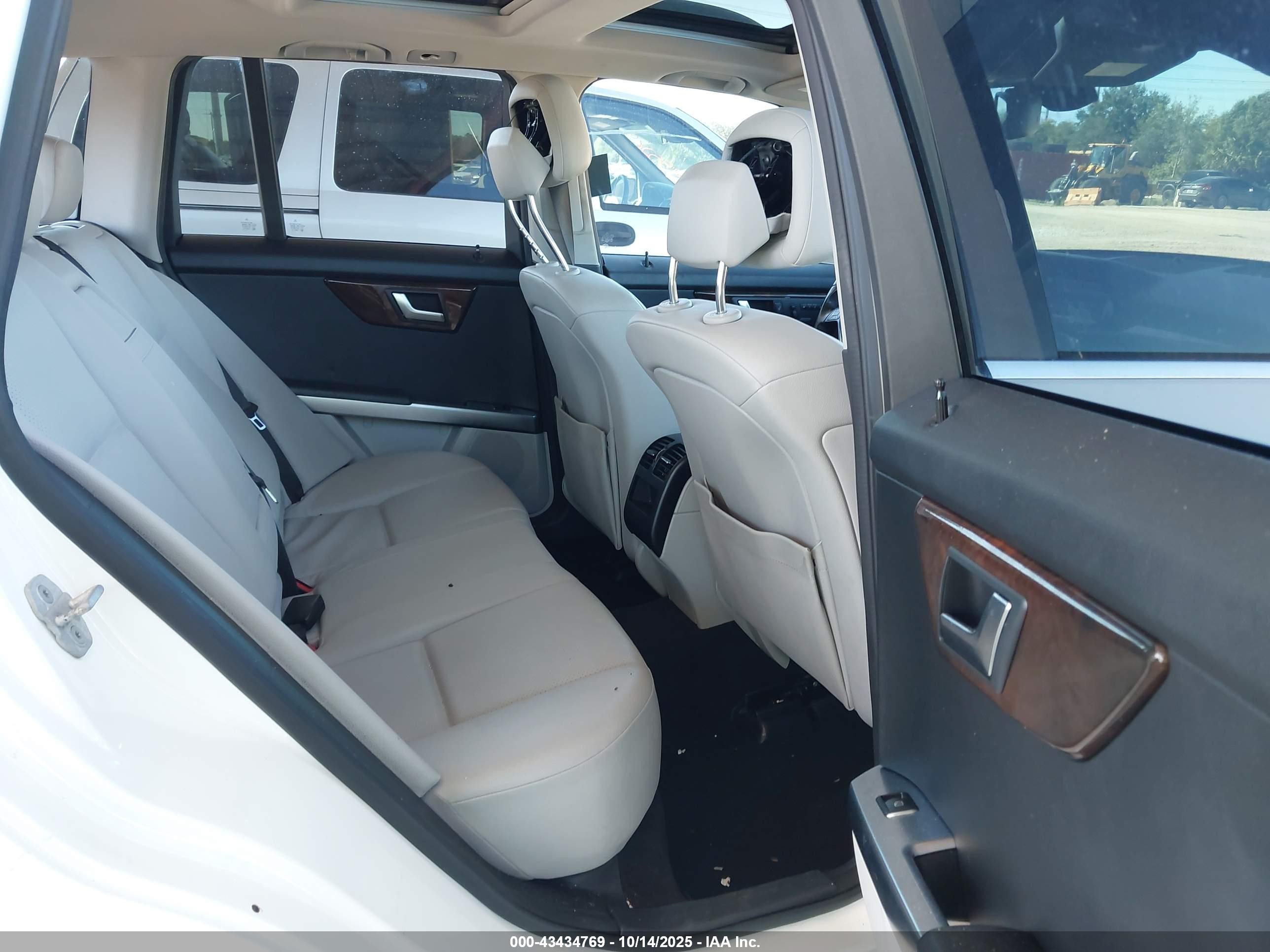 2015 Mercedes-benz Glk 250 Bluetec 4matic White vin: WDCGG0EB1FG423152
