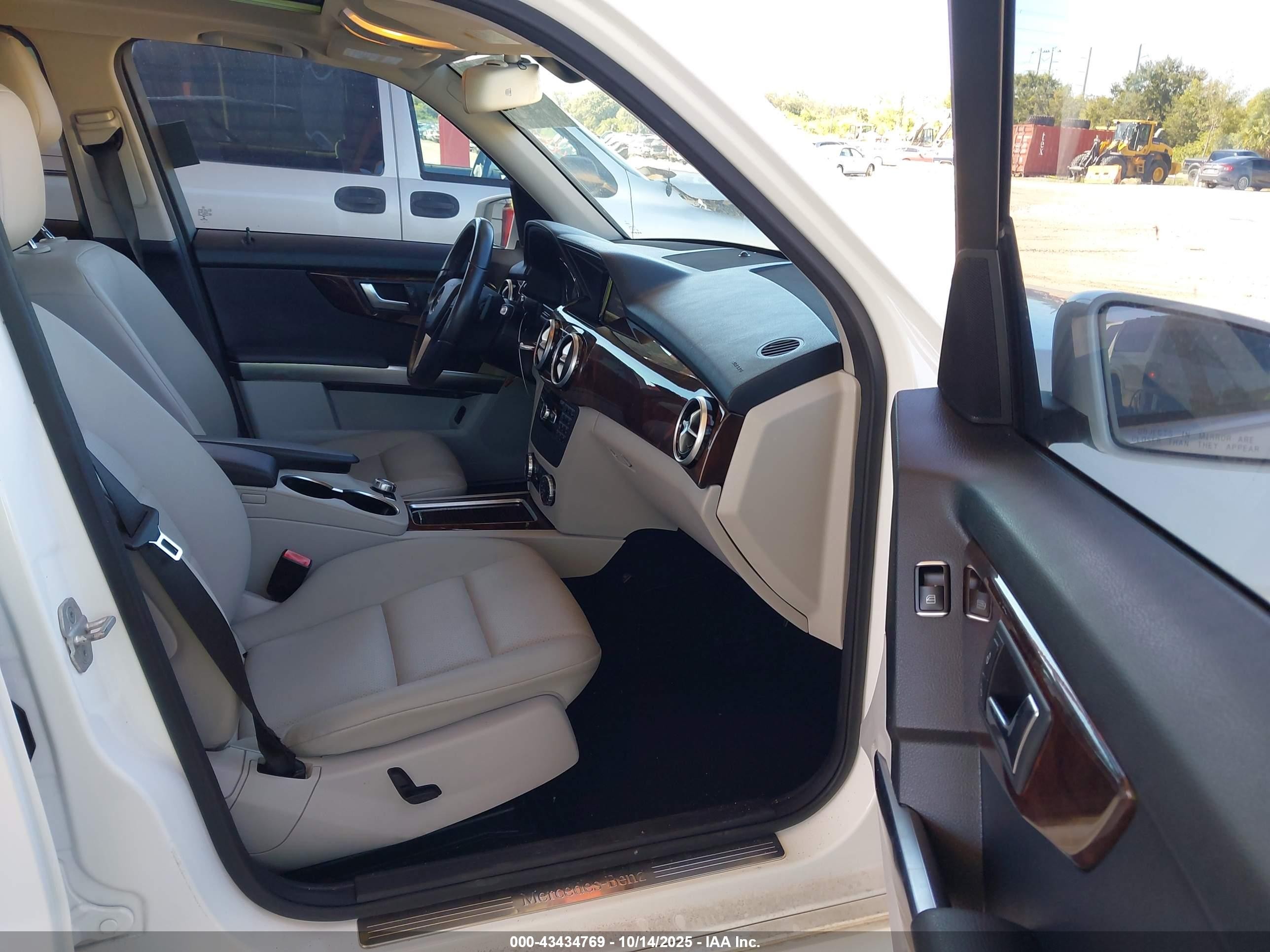 2015 Mercedes-benz Glk 250 Bluetec 4matic White vin: WDCGG0EB1FG423152
