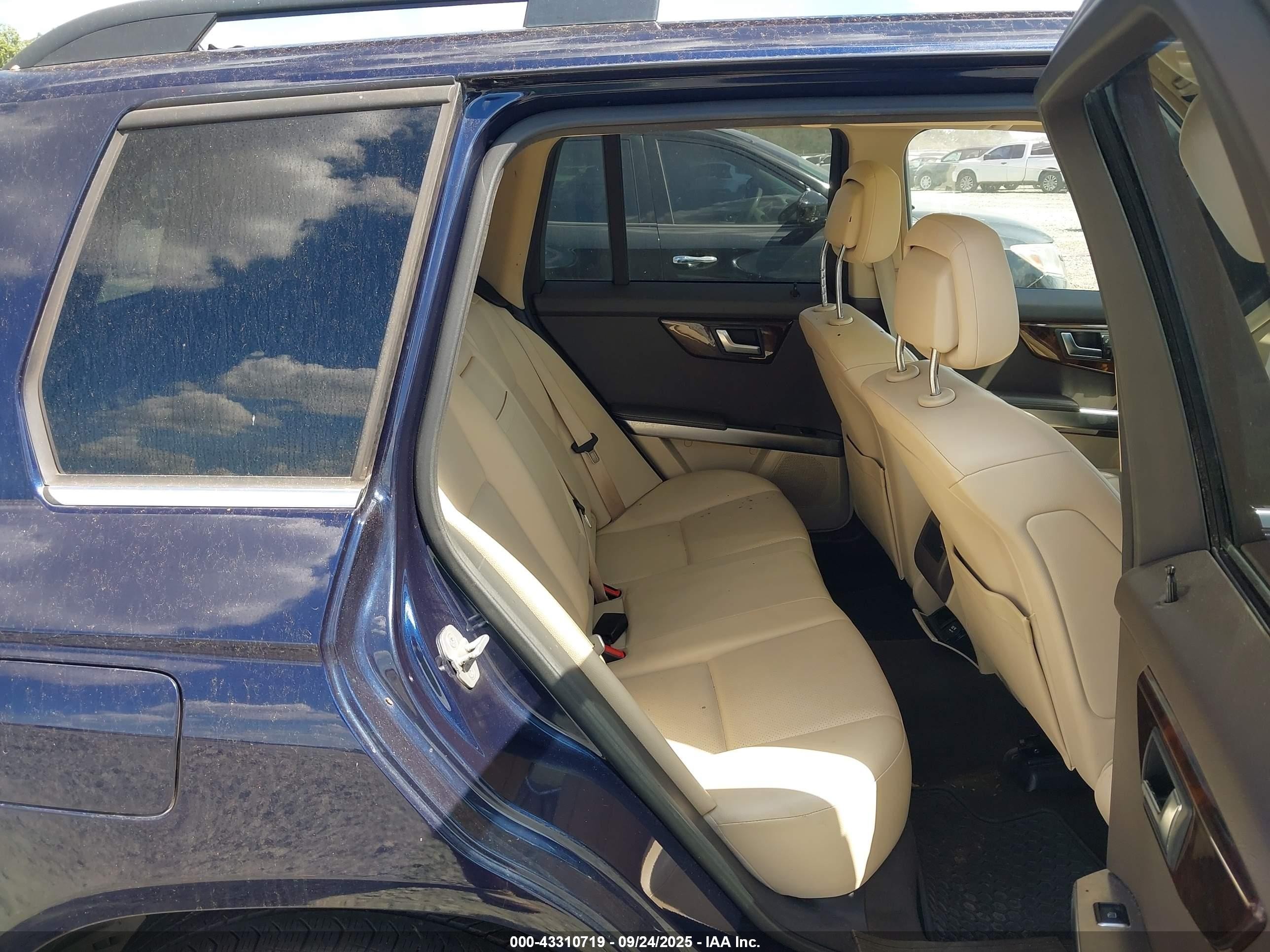 2015 Mercedes-benz Glk 250 Bluetec 4matic Dark Blue vin: WDCGG0EB2FG399847