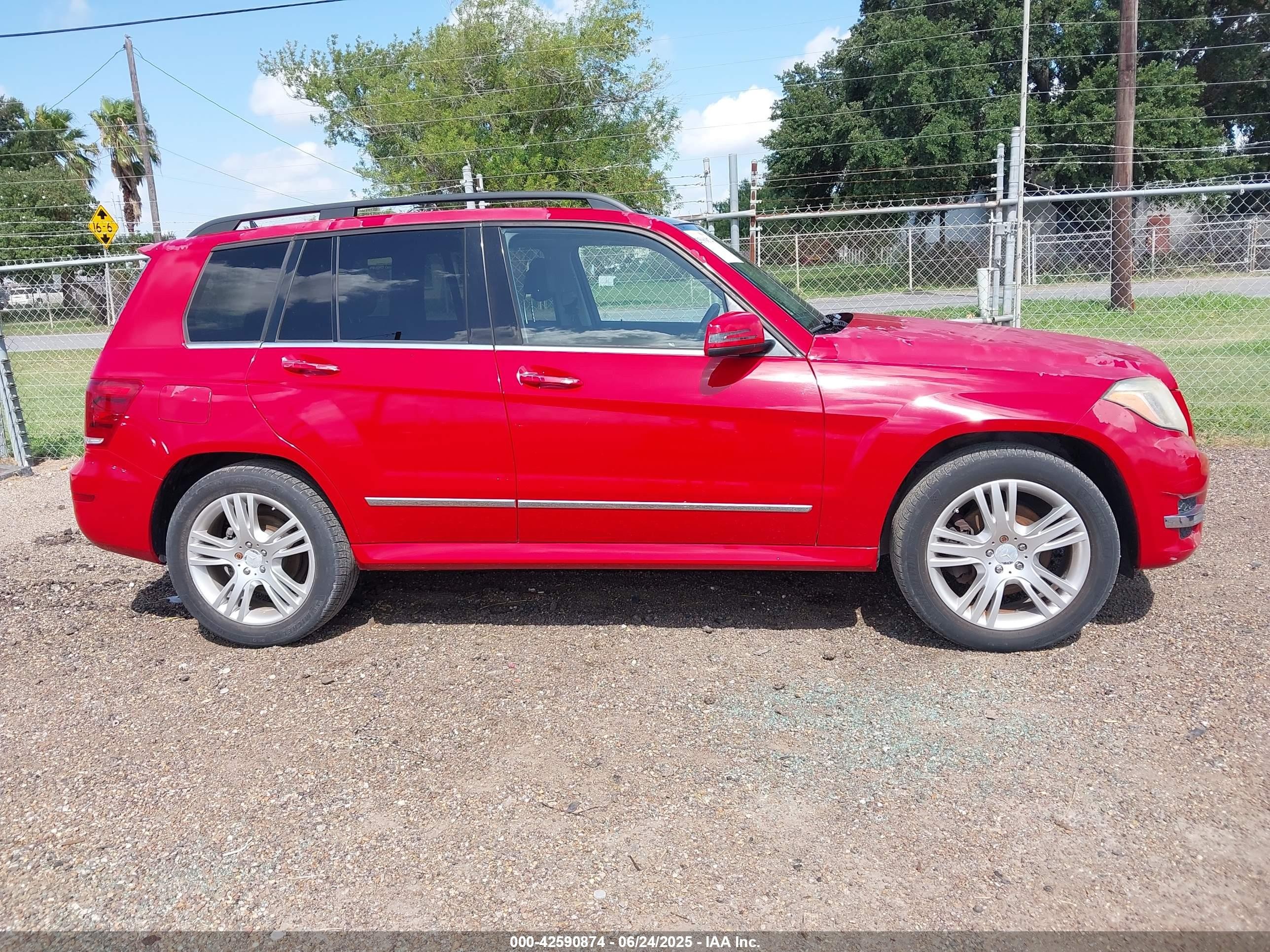 2015 Mercedes-benz Glk 250 Bluetec 4matic Red vin: WDCGG0EB2FG407428