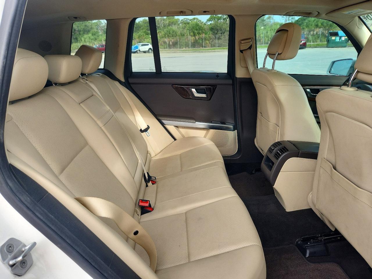 2014 Mercedes-benz Glk 250 Bluetec White vin: WDCGG0EB4EG331323
