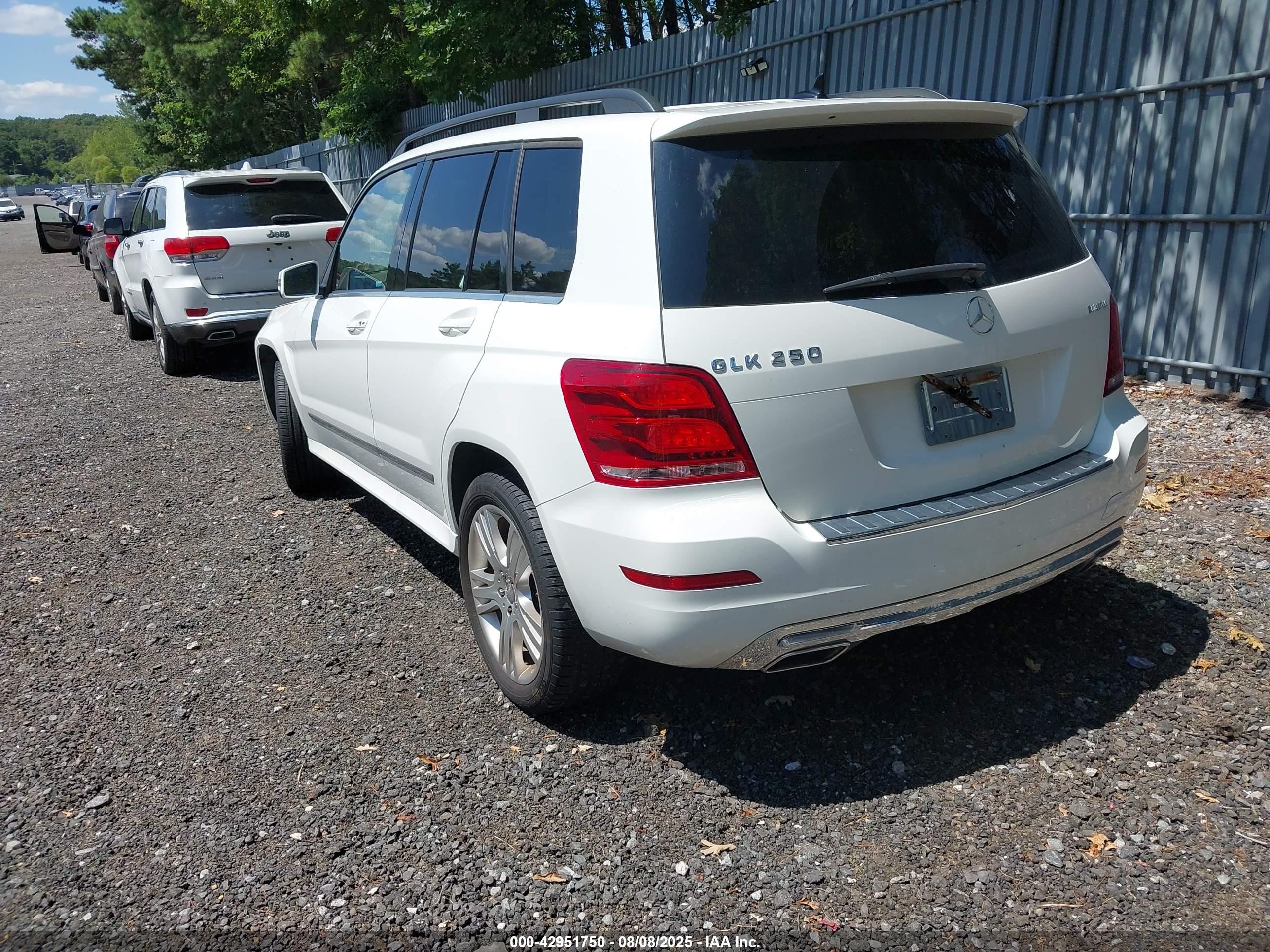 2015 Mercedes-benz Glk 250 Bluetec 4matic White vin: WDCGG0EB8FG339748