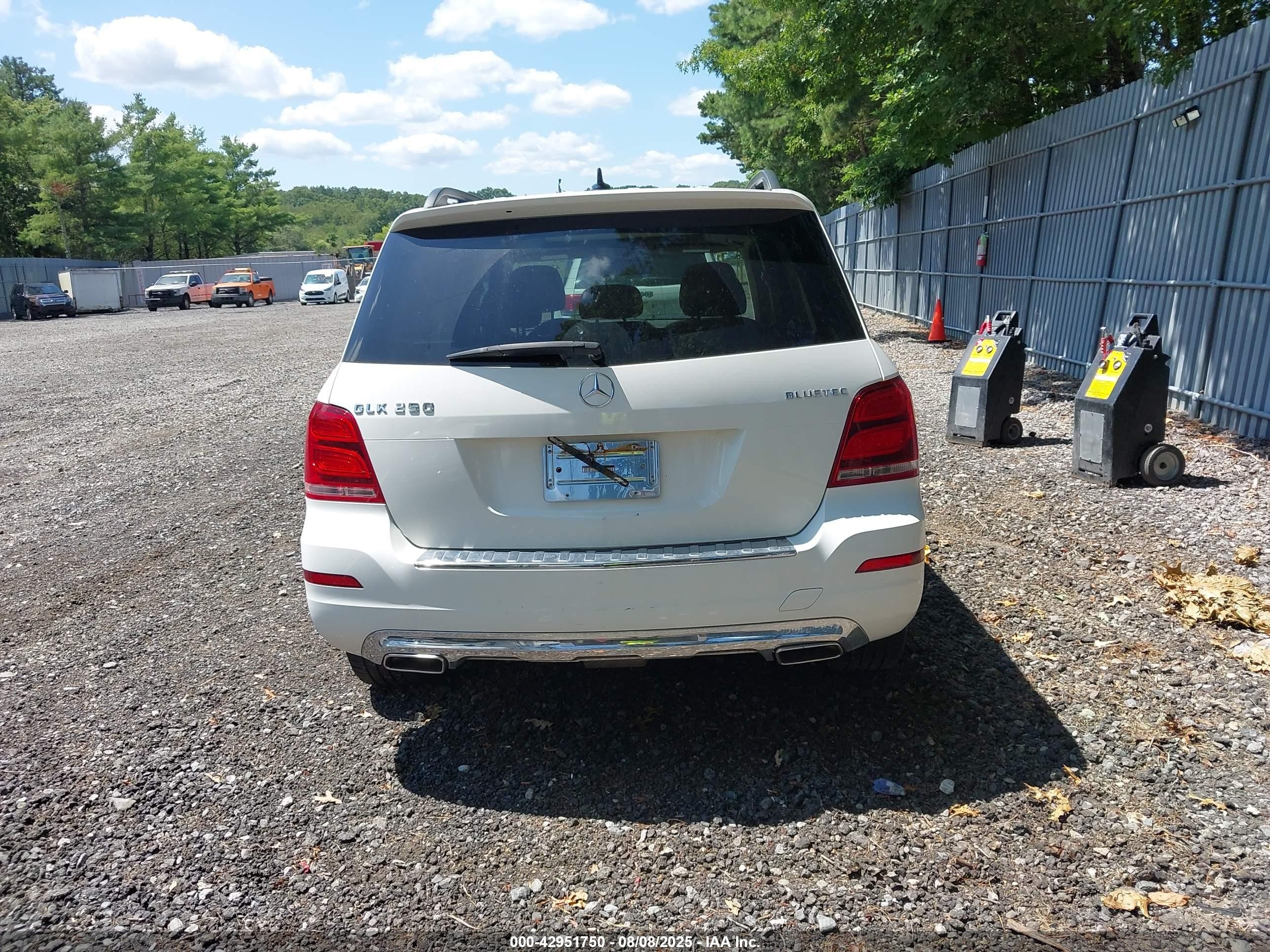 2015 Mercedes-benz Glk 250 Bluetec 4matic White vin: WDCGG0EB8FG339748