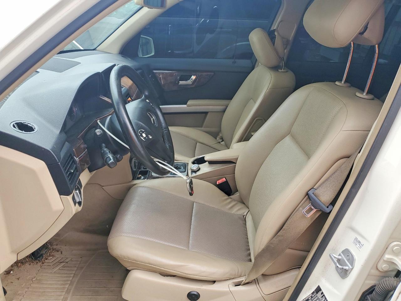 2011 Mercedes-benz Glk 350 White vin: WDCGG5GB0BF592136