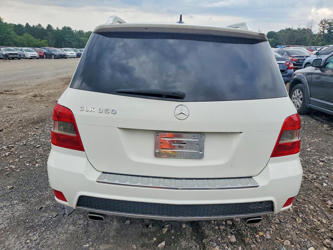 2011 Mercedes-benz Glk 350 White vin: WDCGG5GB0BF592136