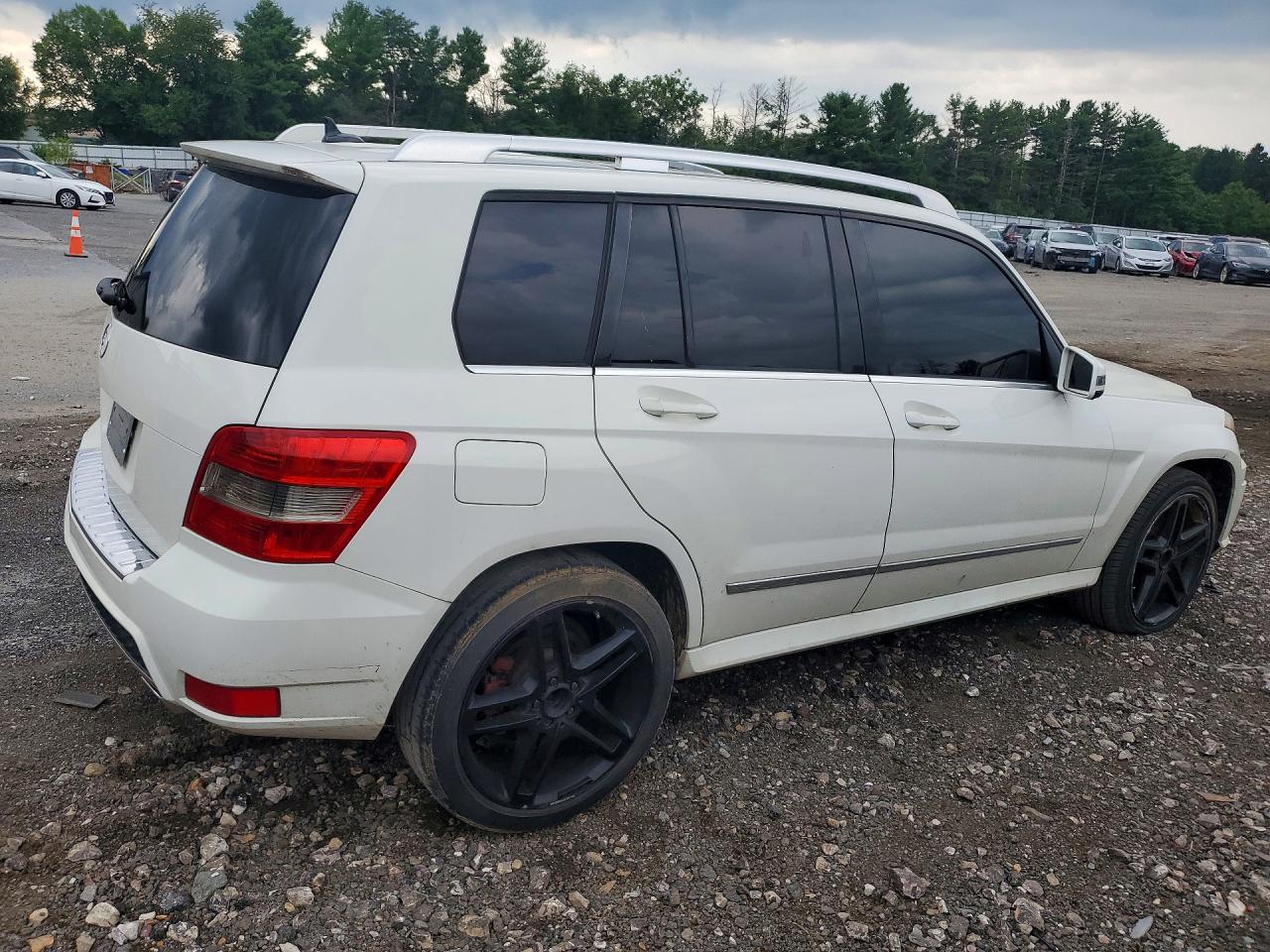 2011 Mercedes-benz Glk 350 White vin: WDCGG5GB0BF592136