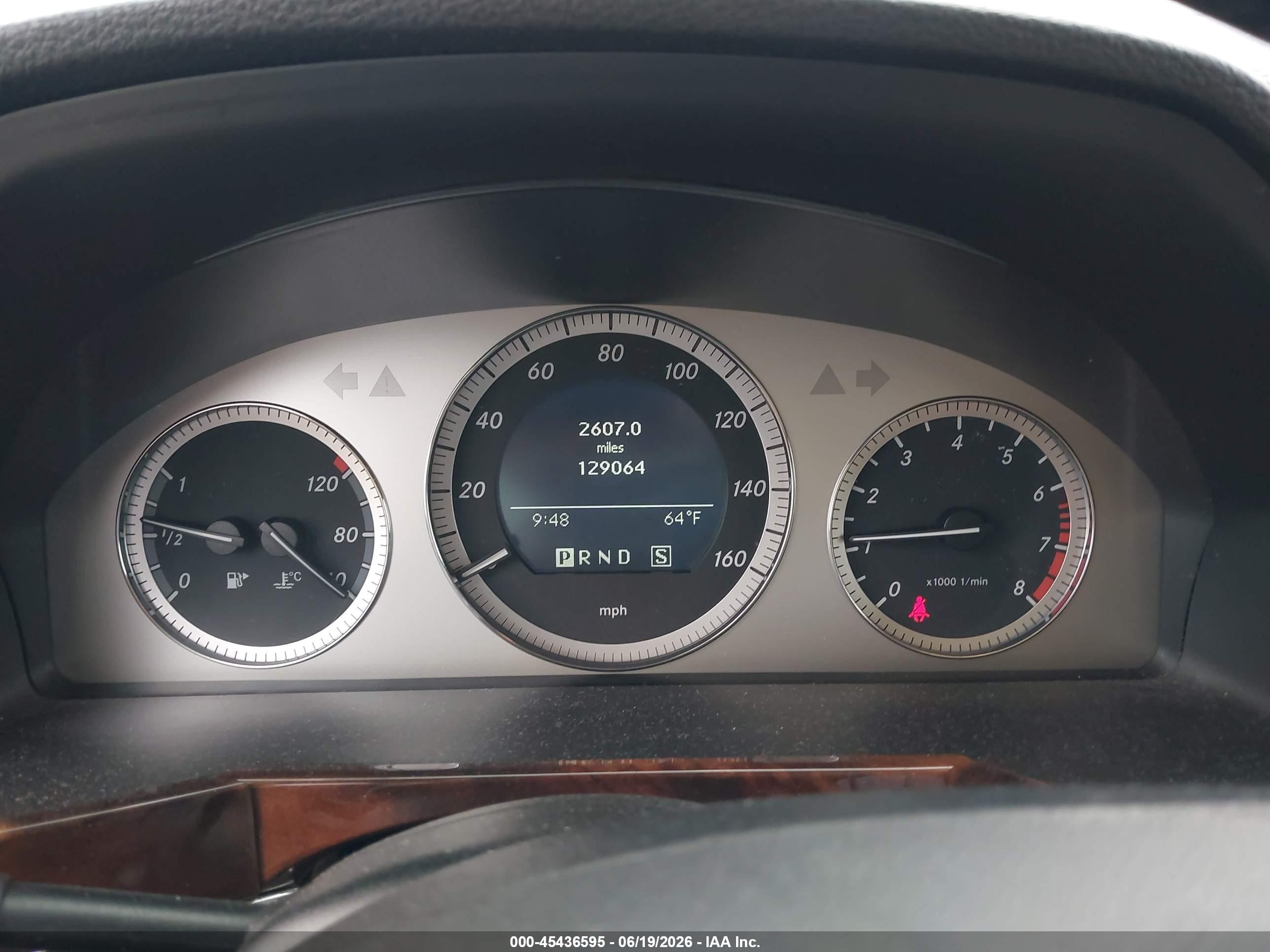 2010 Mercedes-benz Glk 350   White vin: WDCGG5GB1AF338823
