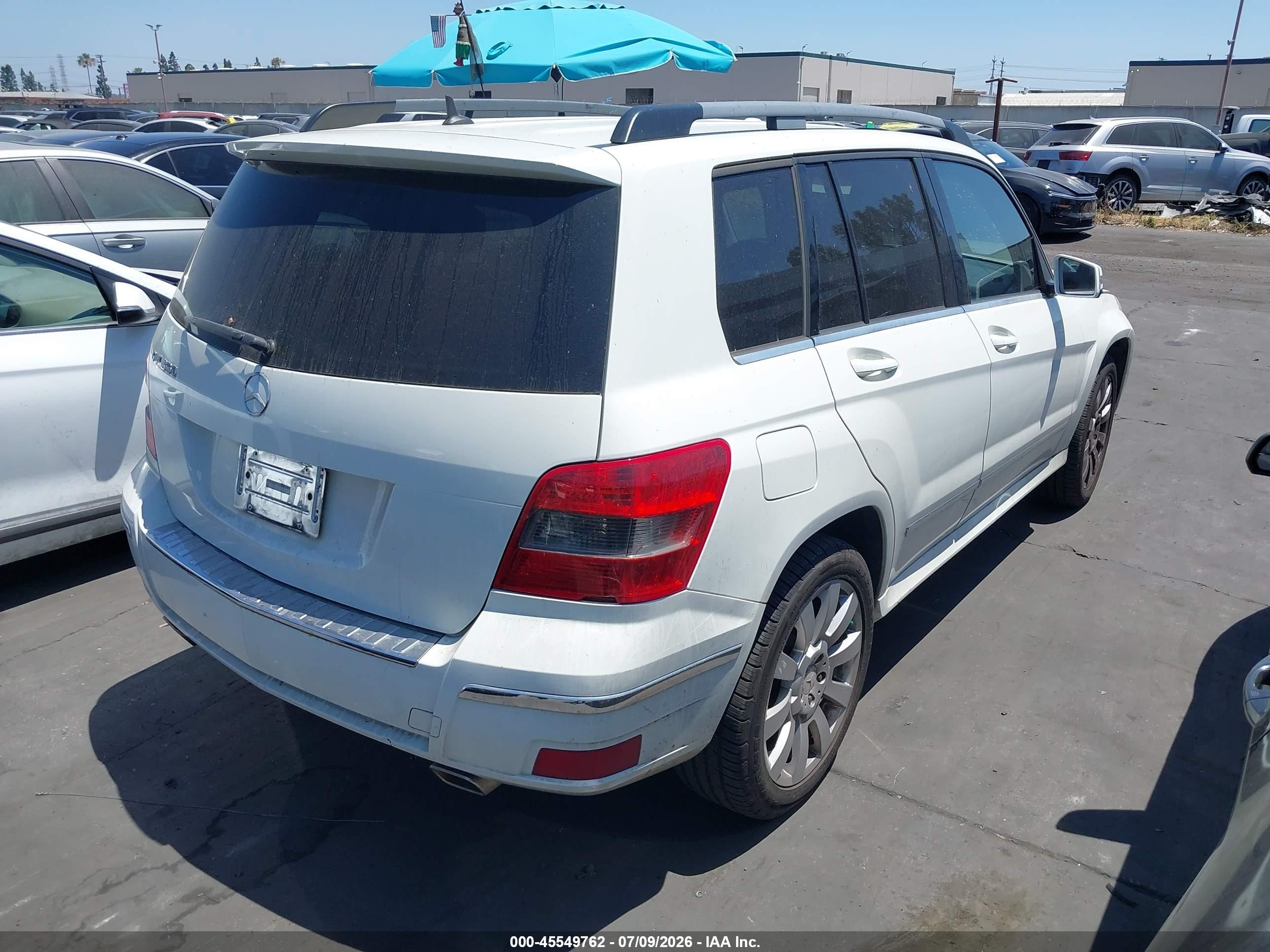2012 Mercedes-benz Glk 350   White vin: WDCGG5GB1CF833414