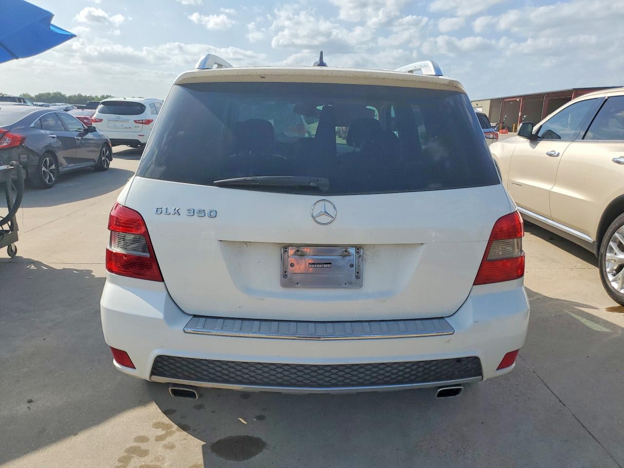 2012 Mercedes-benz Glk 350 White vin: WDCGG5GB1CF849483