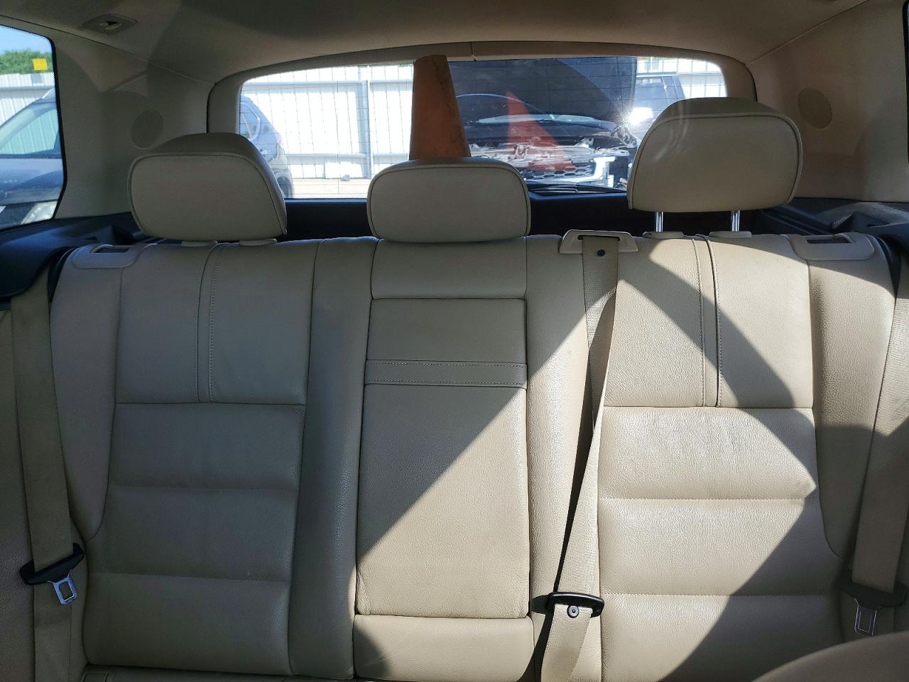 2012 Mercedes-benz Glk 350 White vin: WDCGG5GB1CF849483