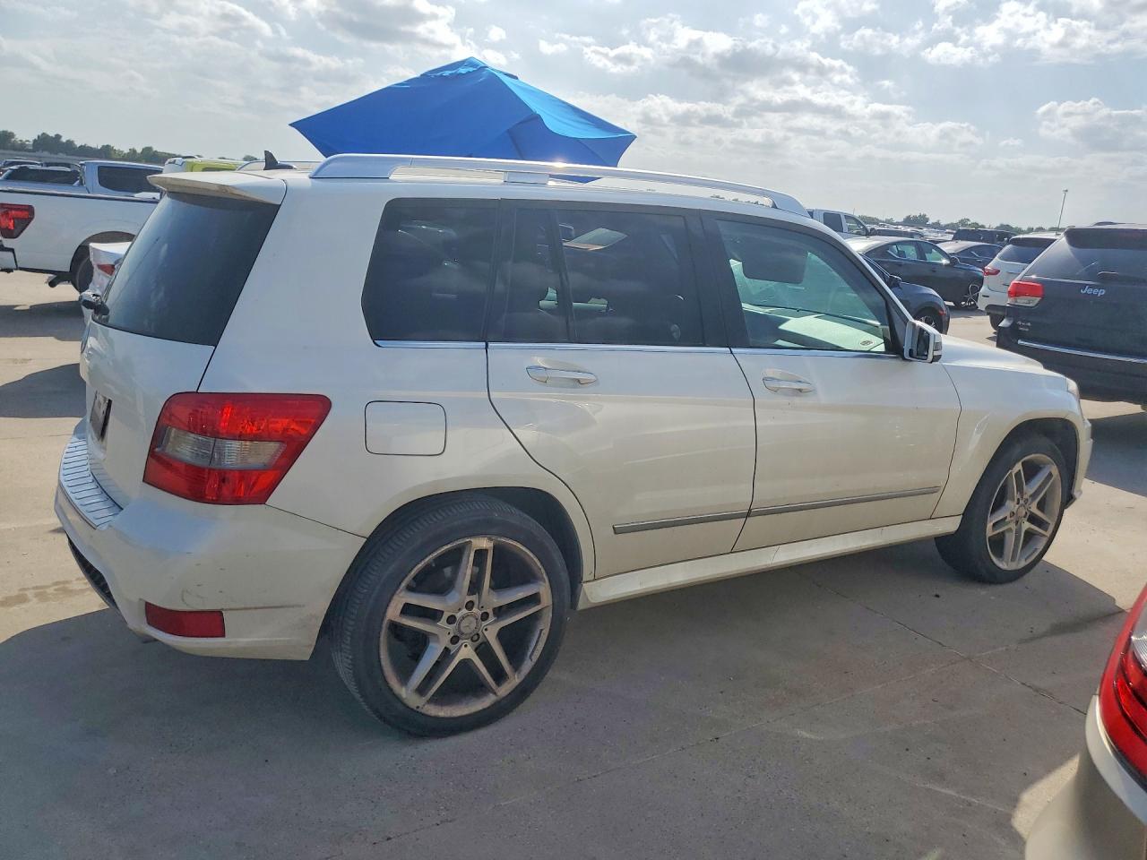 2012 Mercedes-benz Glk 350 White vin: WDCGG5GB1CF849483