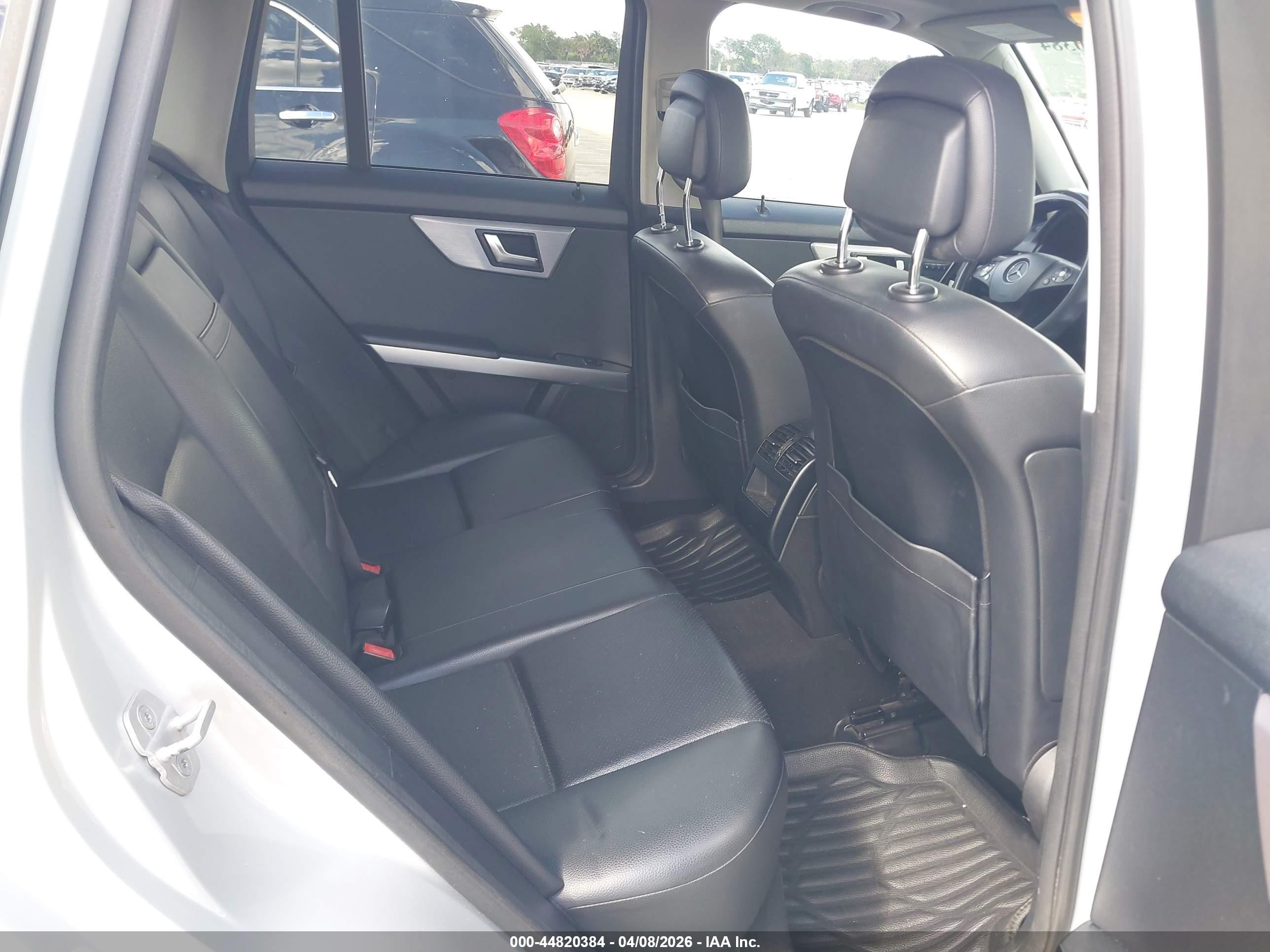 2012 Mercedes-benz Glk 350   Серебряный vin: WDCGG5GB1CF878238