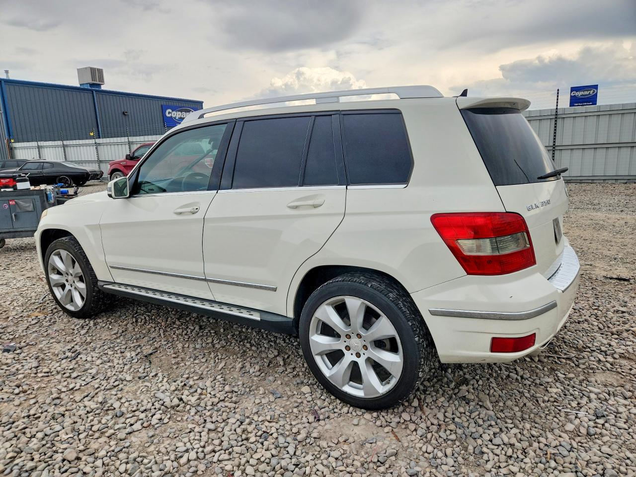 2010 Mercedes-benz Glk 350 White vin: WDCGG5GB2AF337714