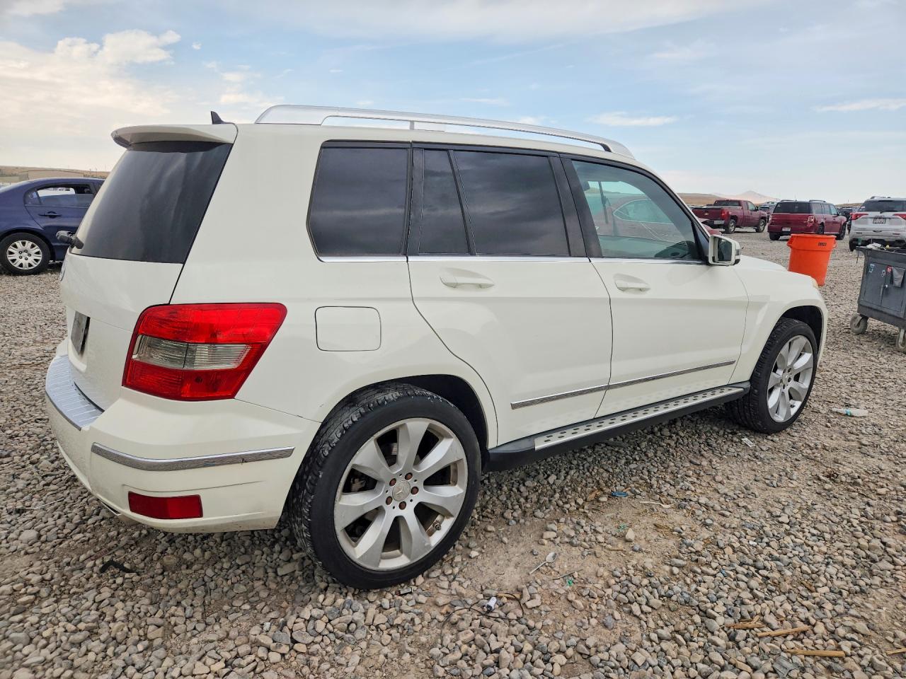 2010 Mercedes-benz Glk 350 White vin: WDCGG5GB2AF337714