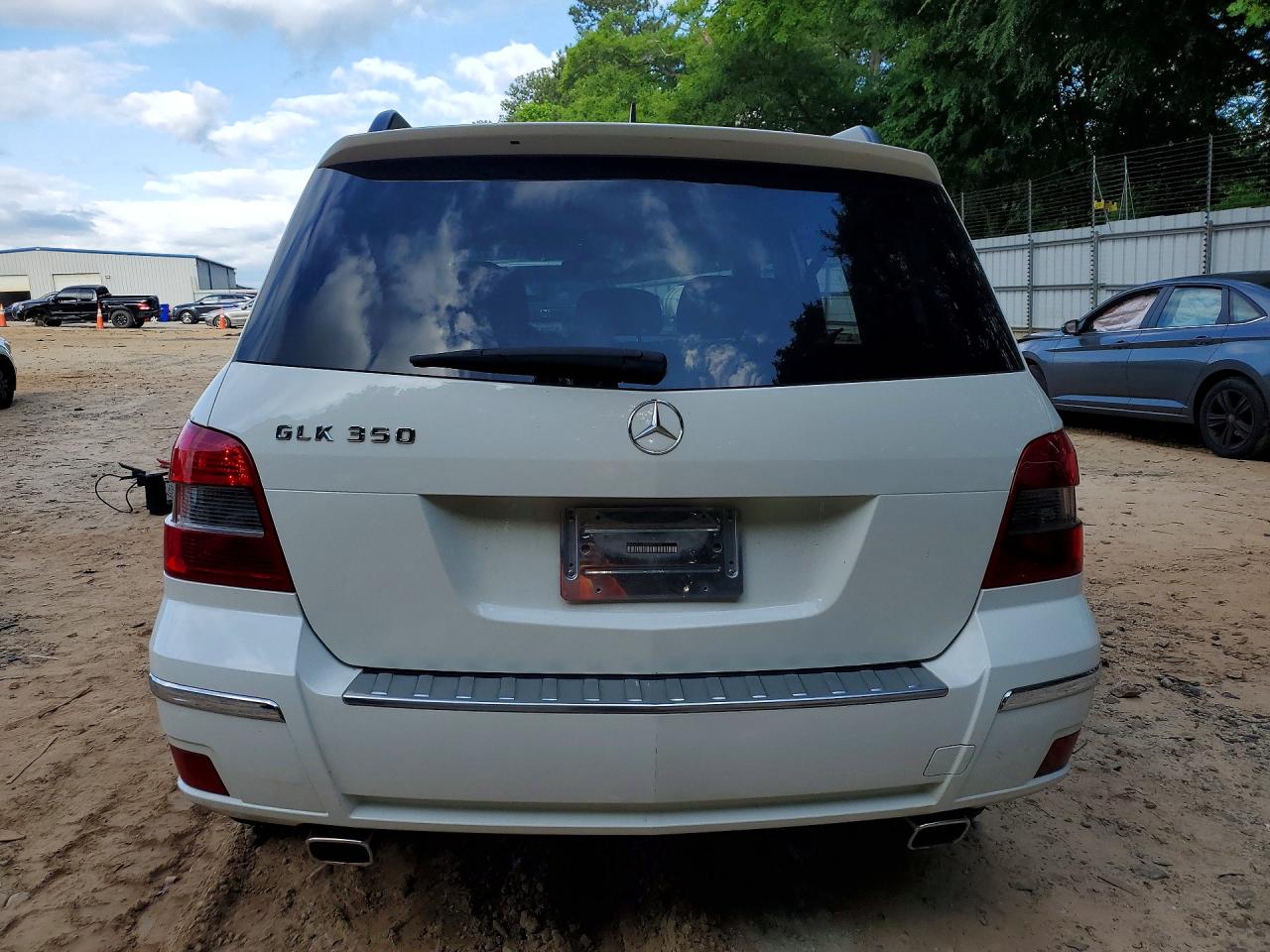 2011 Mercedes-benz Glk 350 White vin: WDCGG5GB2BF671159