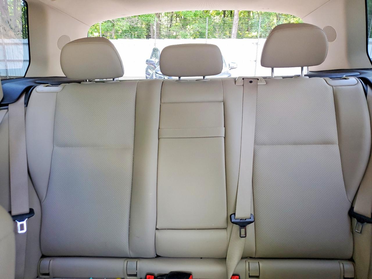 2011 Mercedes-benz Glk 350 White vin: WDCGG5GB2BF671159