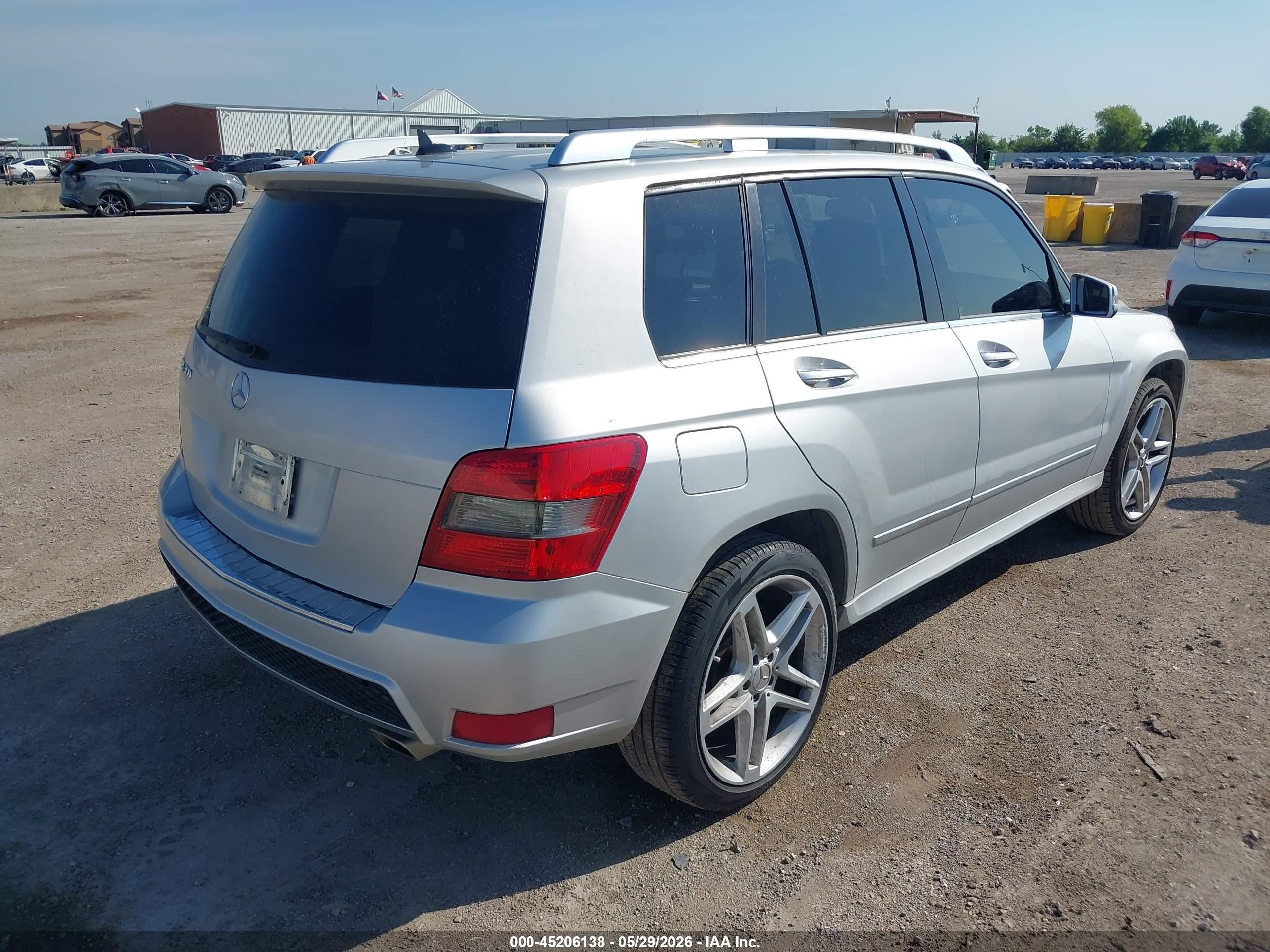 2011 Mercedes-benz Glk 350   Silver vin: WDCGG5GB2BF672070