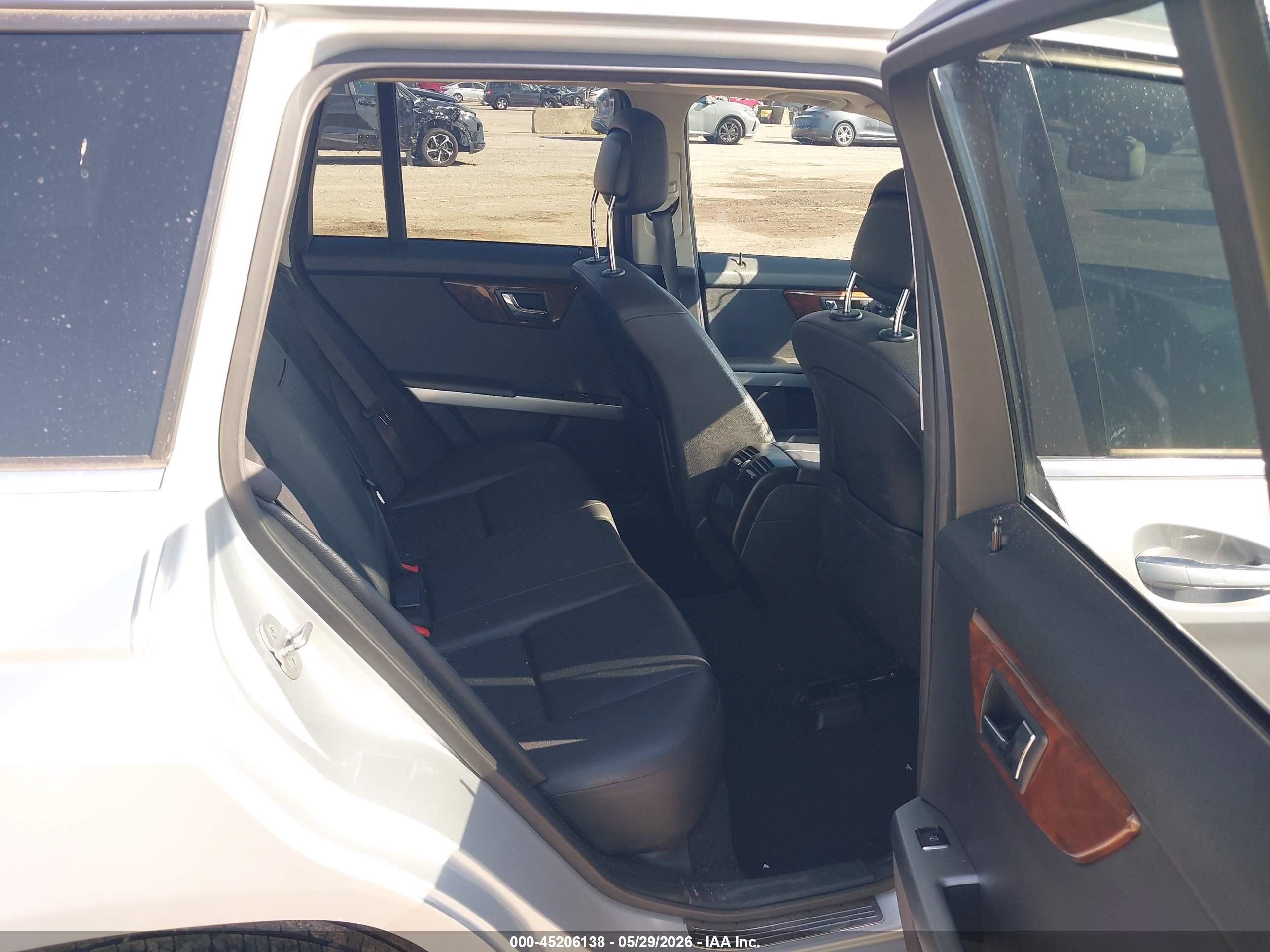 2011 Mercedes-benz Glk 350   Silver vin: WDCGG5GB2BF672070