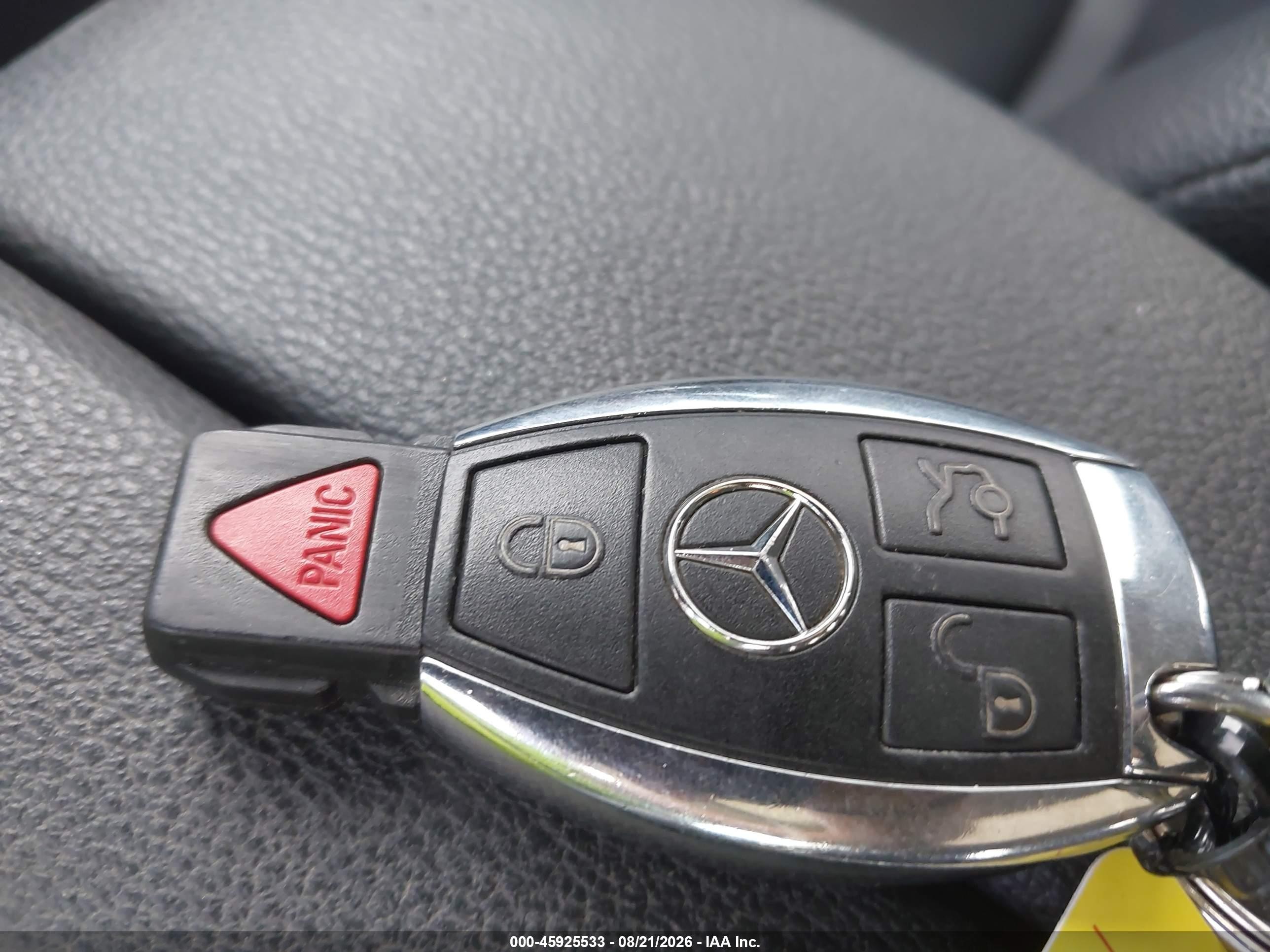2010 Mercedes-benz Glk 350   Black vin: WDCGG5GB3AF494474